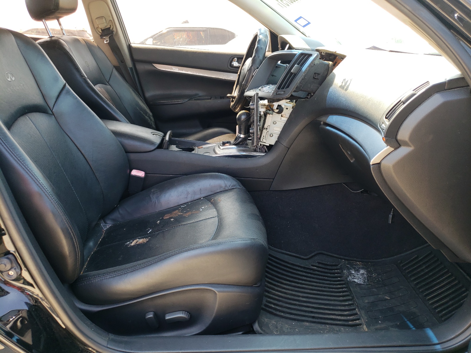 Photo 5 from auction – 2011 INFINITI G25 BASE with VIN JN1DV6AP7BM602619