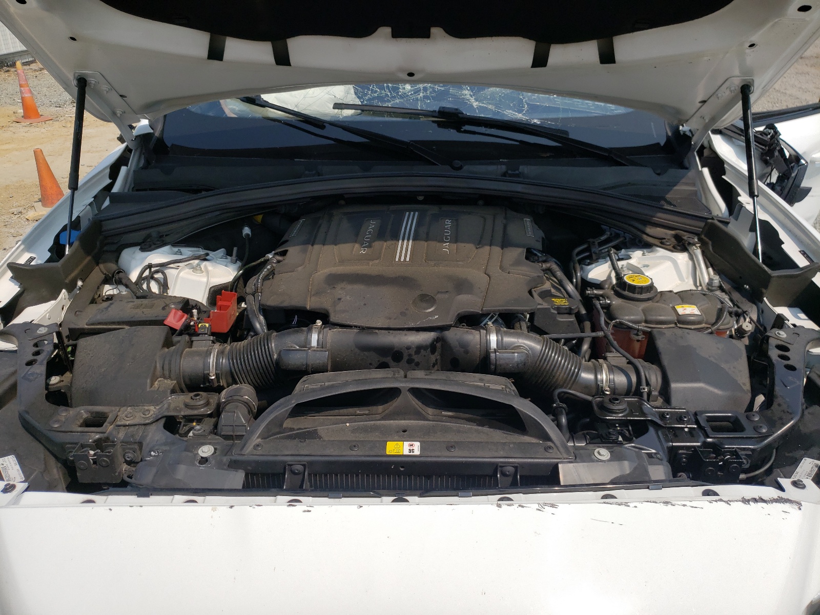 Photo 7 from auction – 2018 JAGUAR F-PACE S with VIN SADCM2FV4JA244041