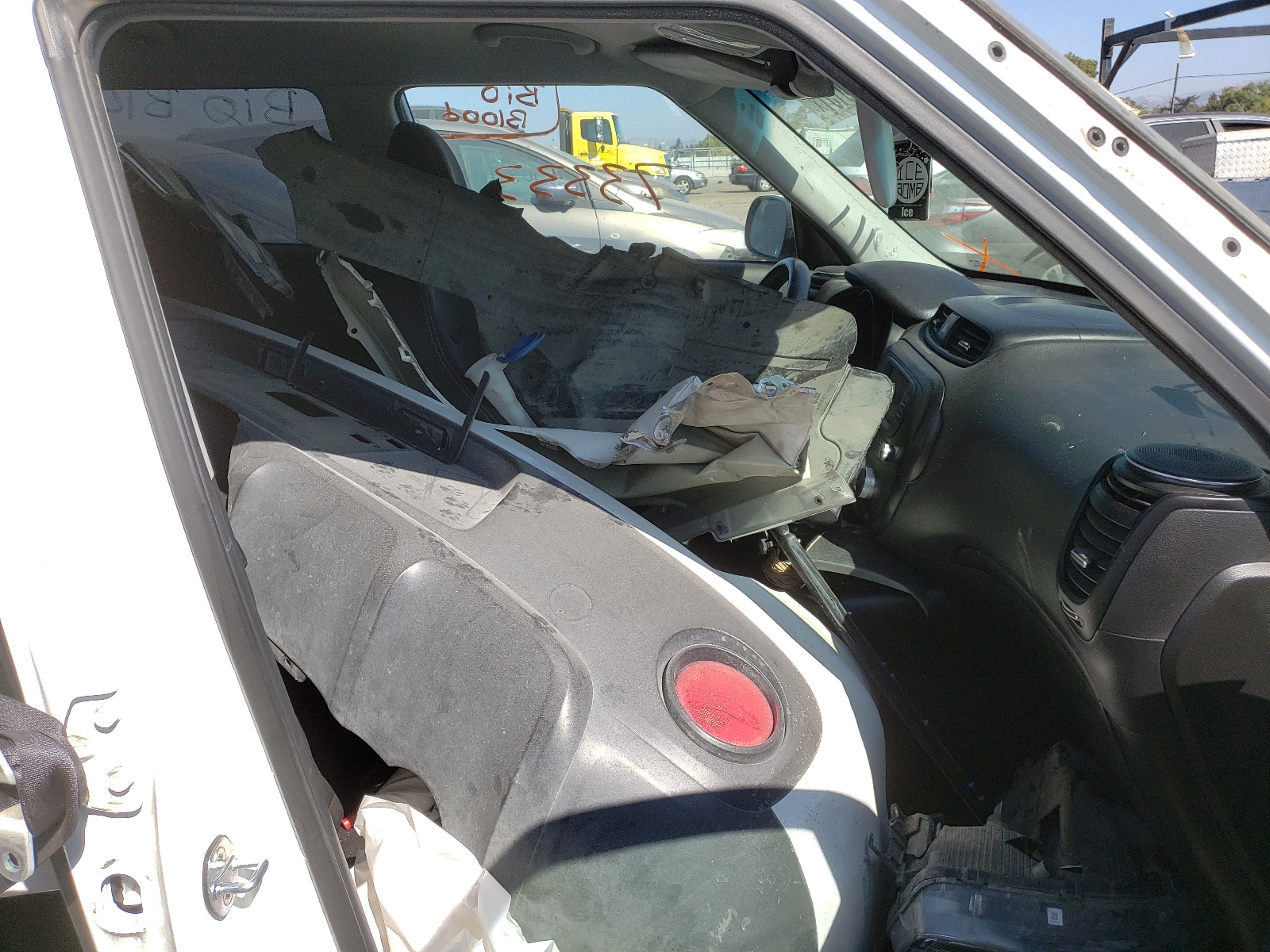 Photo 5 from auction – 2017 KIA SOUL with VIN KNDJN2A20H7457573