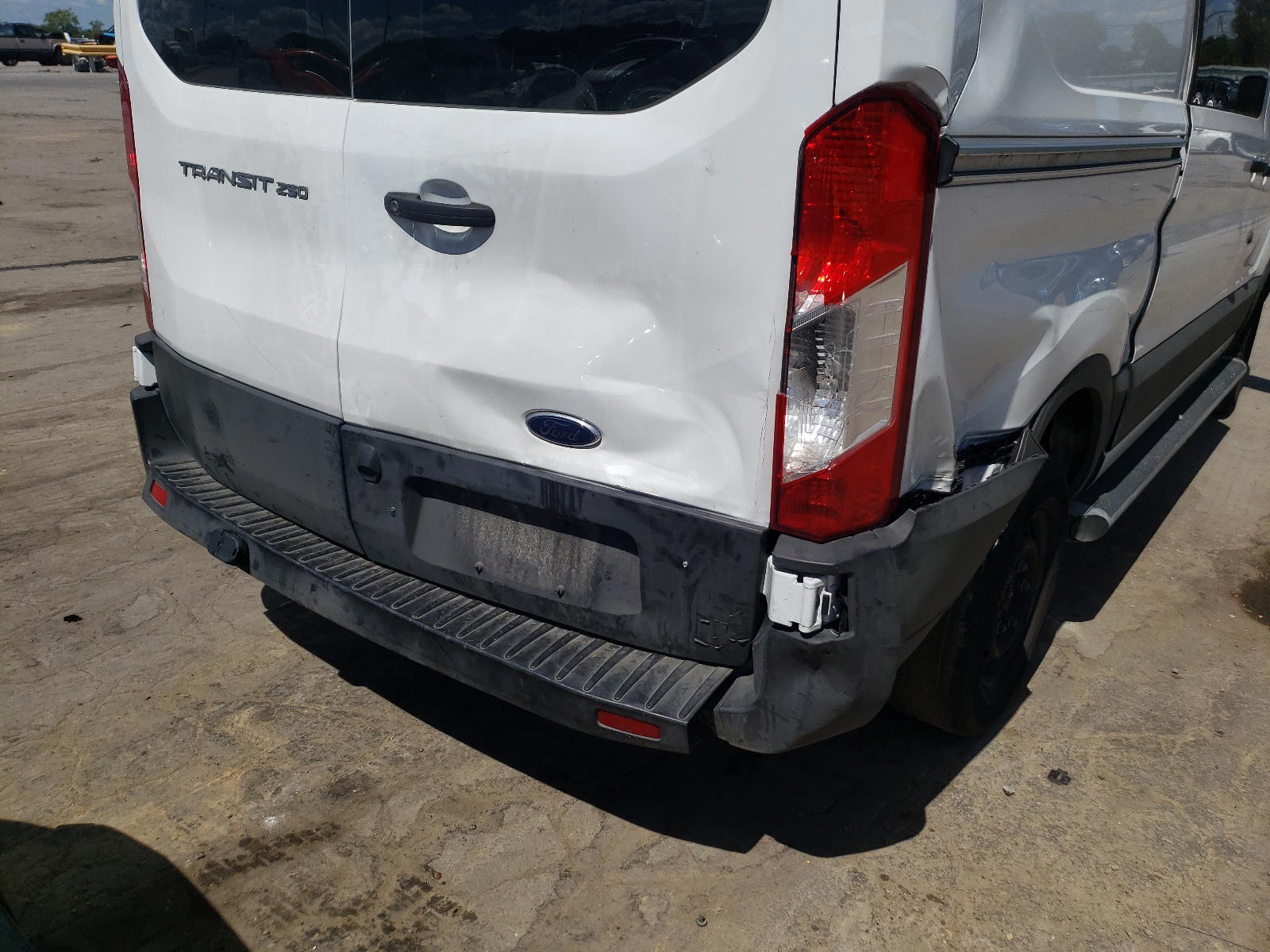 Photo 9 from auction – 2019 FORD TRANSIT T- with VIN 1FTYR1YM4KKB20218