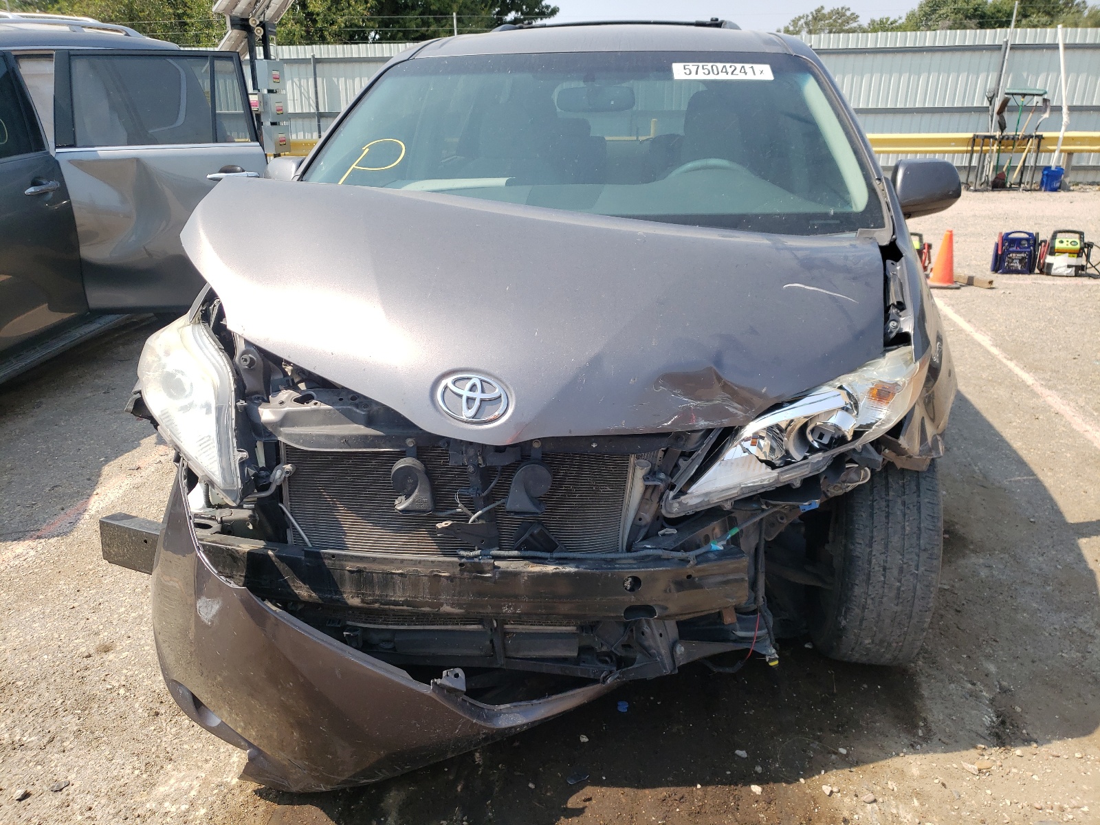 Photo 7 from auction – 2011 TOYOTA SIENNA LE with VIN 5TDKK3DC5BS123107