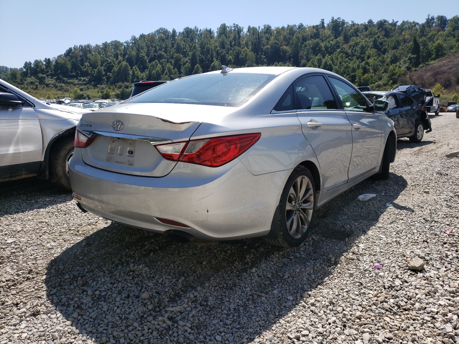 Photo 4 from auction – 2013 HYUNDAI SONATA SE with VIN 5NPEC4AC9DH740667