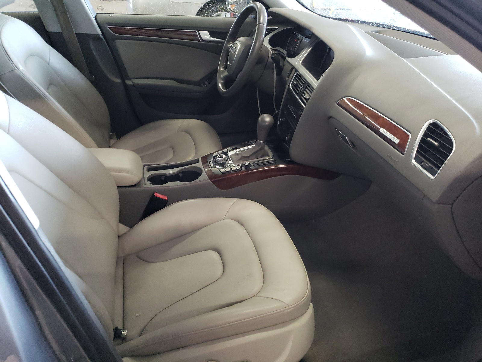 Photo 5 from auction – 2011 AUDI A4 PREMIUM with VIN WAUFFBFL0BN045996
