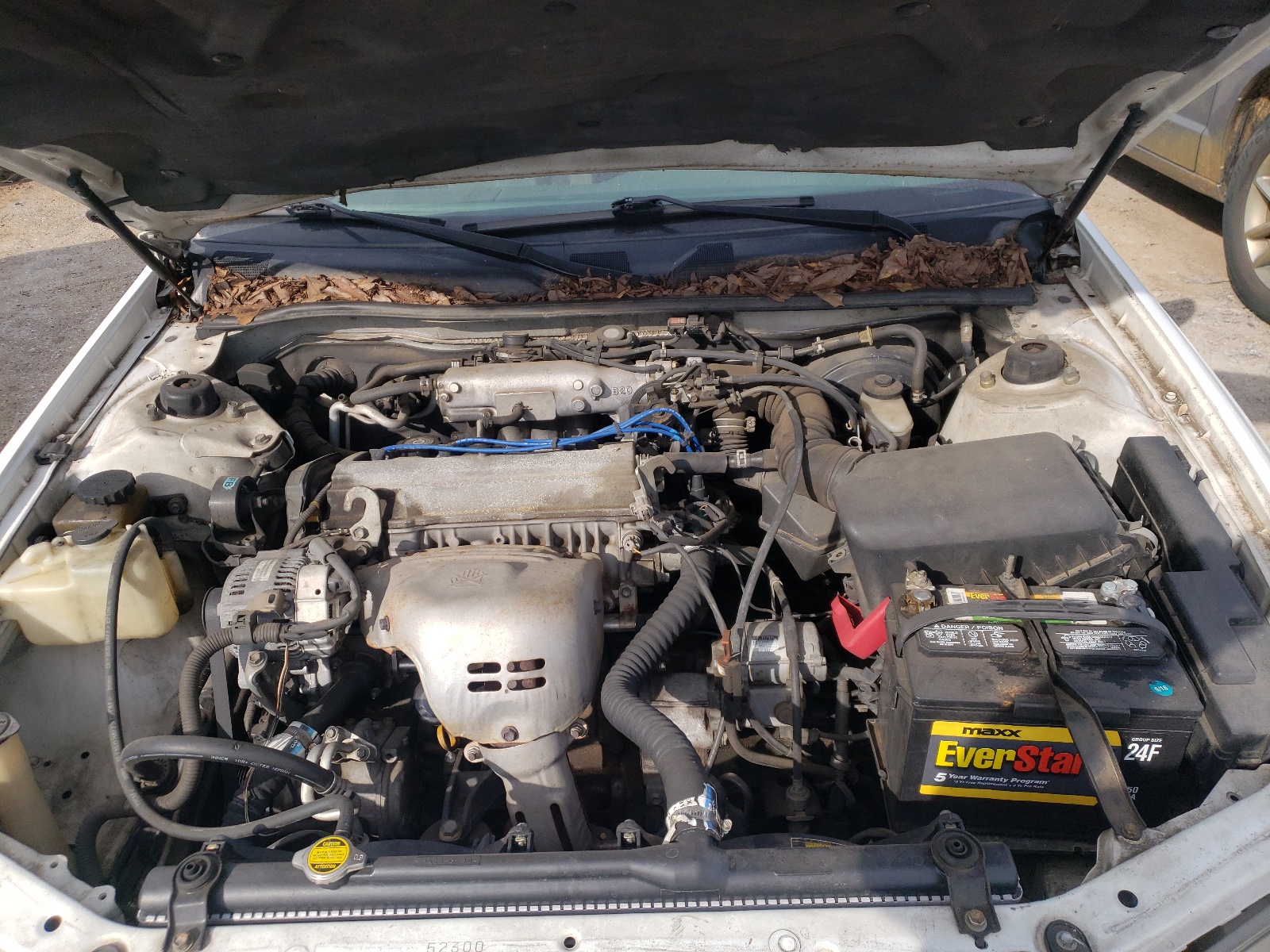 Photo 7 from auction – 2000 TOYOTA CAMRY with VIN 4T1BG22K3YU749972
