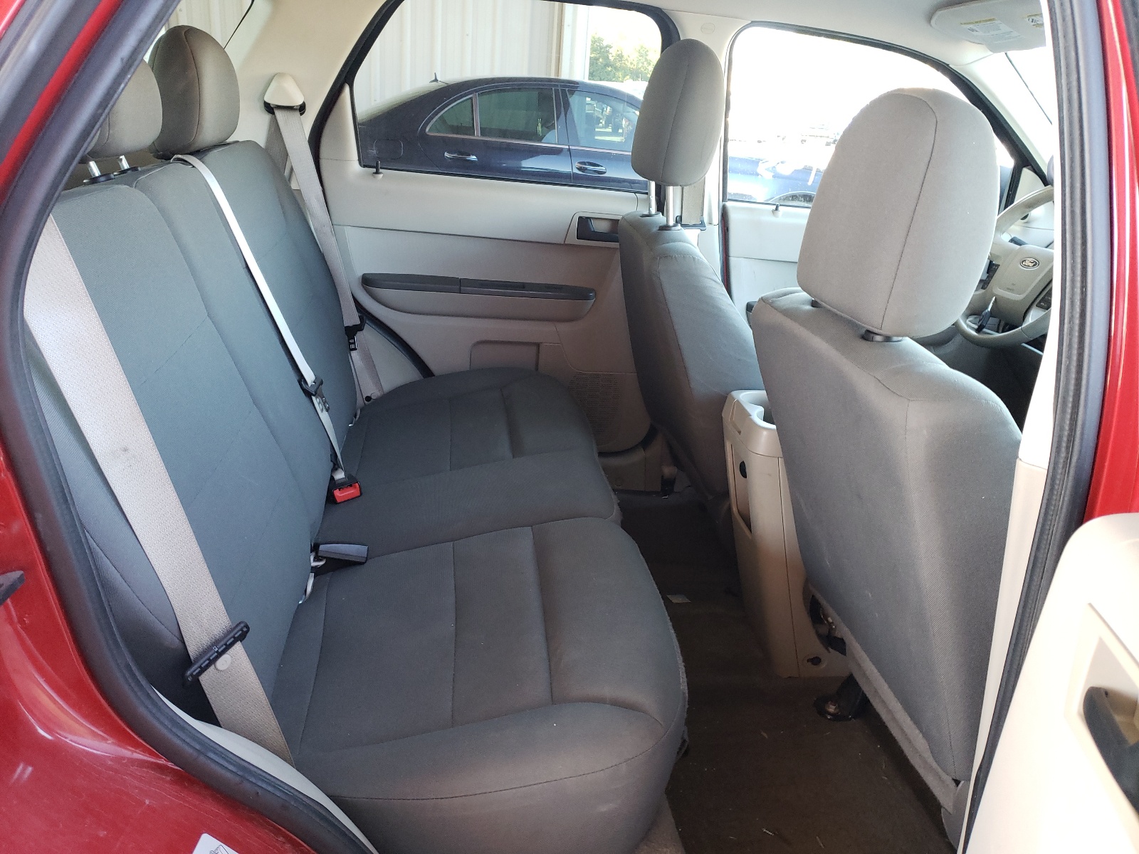 Photo 6 from auction – 2011 FORD ESCAPE XLS with VIN 1FMCU0C72BKA34129
