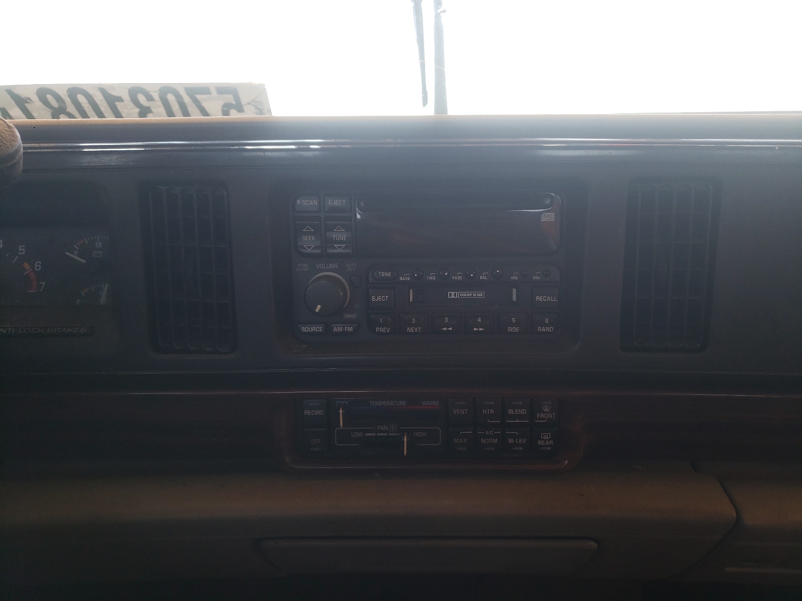 Photo 9 from auction – 1998 BUICK LESABRE CU with VIN 1G4HP52K6WH417462