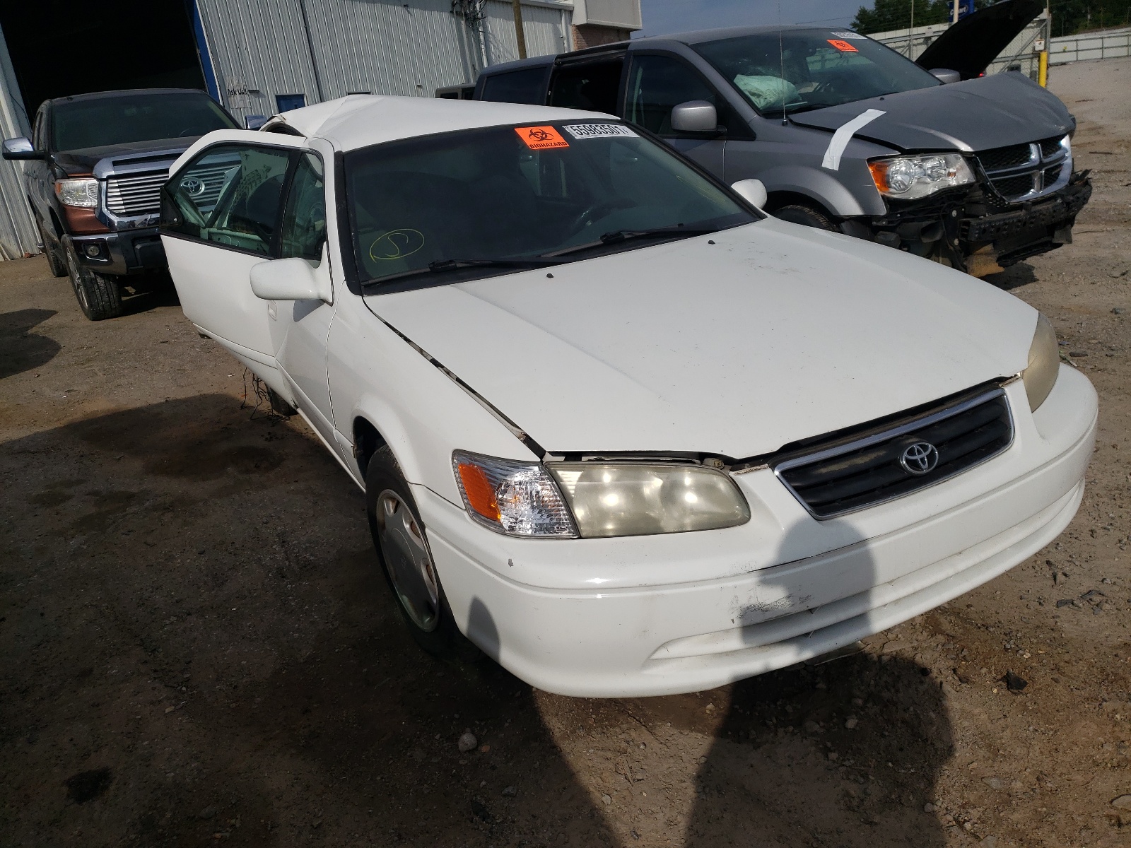 Photo 1 from auction – 2000 TOYOTA CAMRY with VIN 4T1BG22K3YU749972