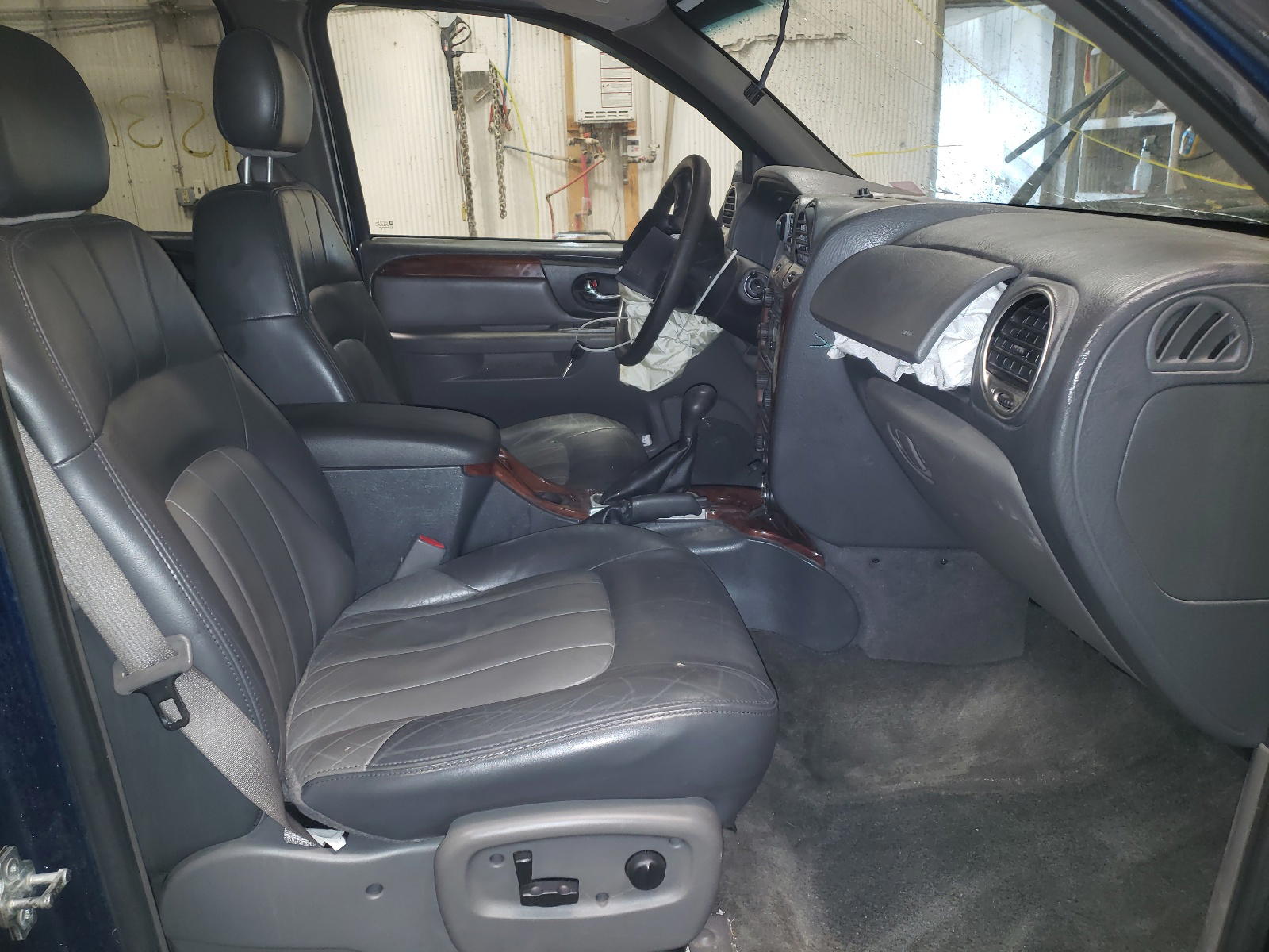 Photo 5 from auction – 2004 GMC ENVOY with VIN 1GKDT13S342438845