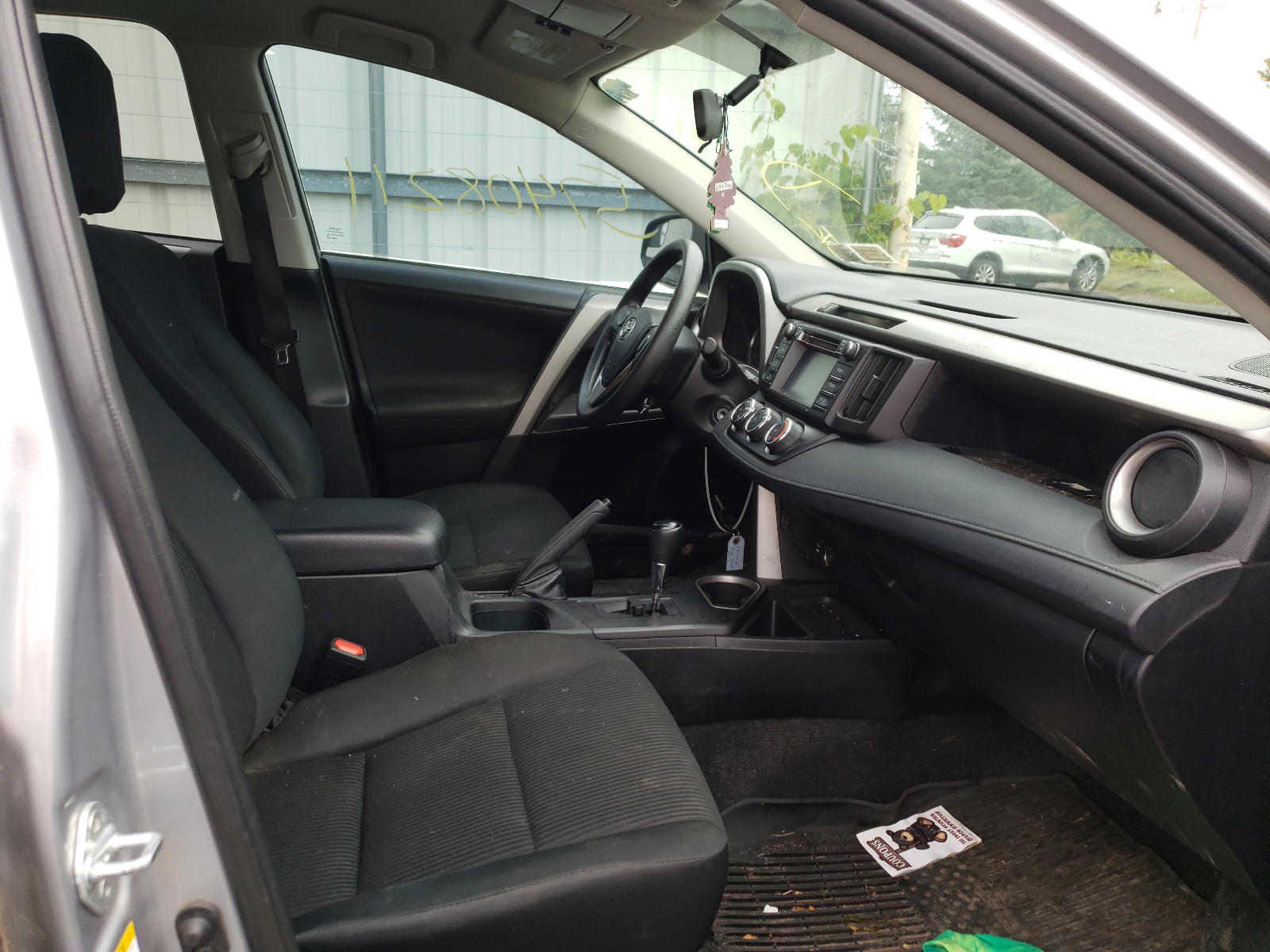 Photo 5 from auction – 2016 TOYOTA RAV4 LE with VIN 2T3BFREV5GW411626