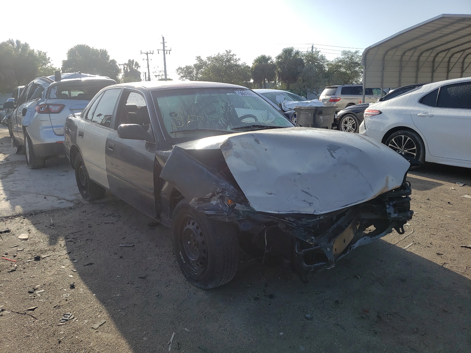 TOYOTA CAMRY/LE/X 1993 with VIN 4T1SK12E4PU302035 - Photo from auction
