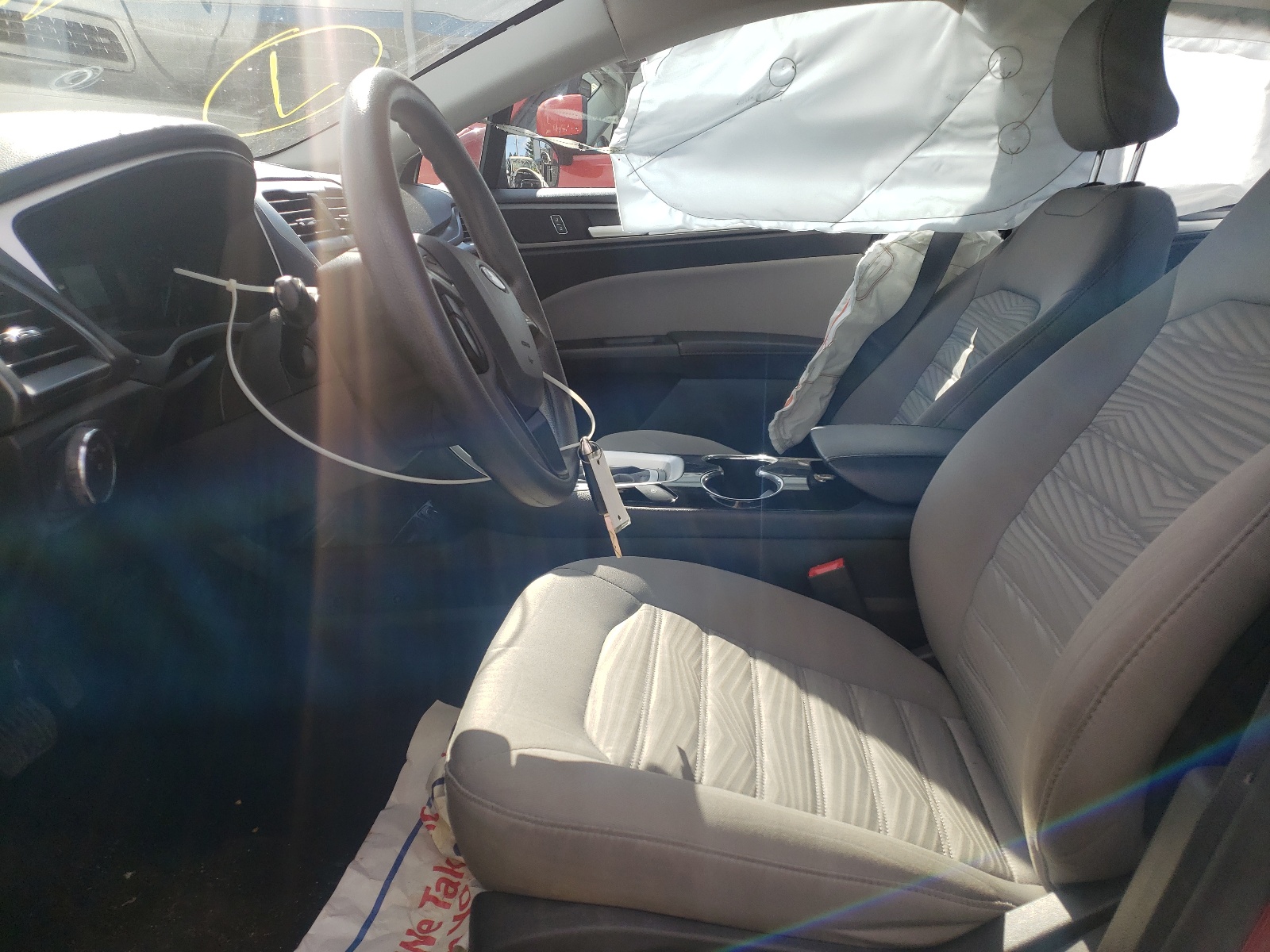 Photo 5 from auction – 2016 FORD FUSION S with VIN 3FA6P0G7XGR190026
