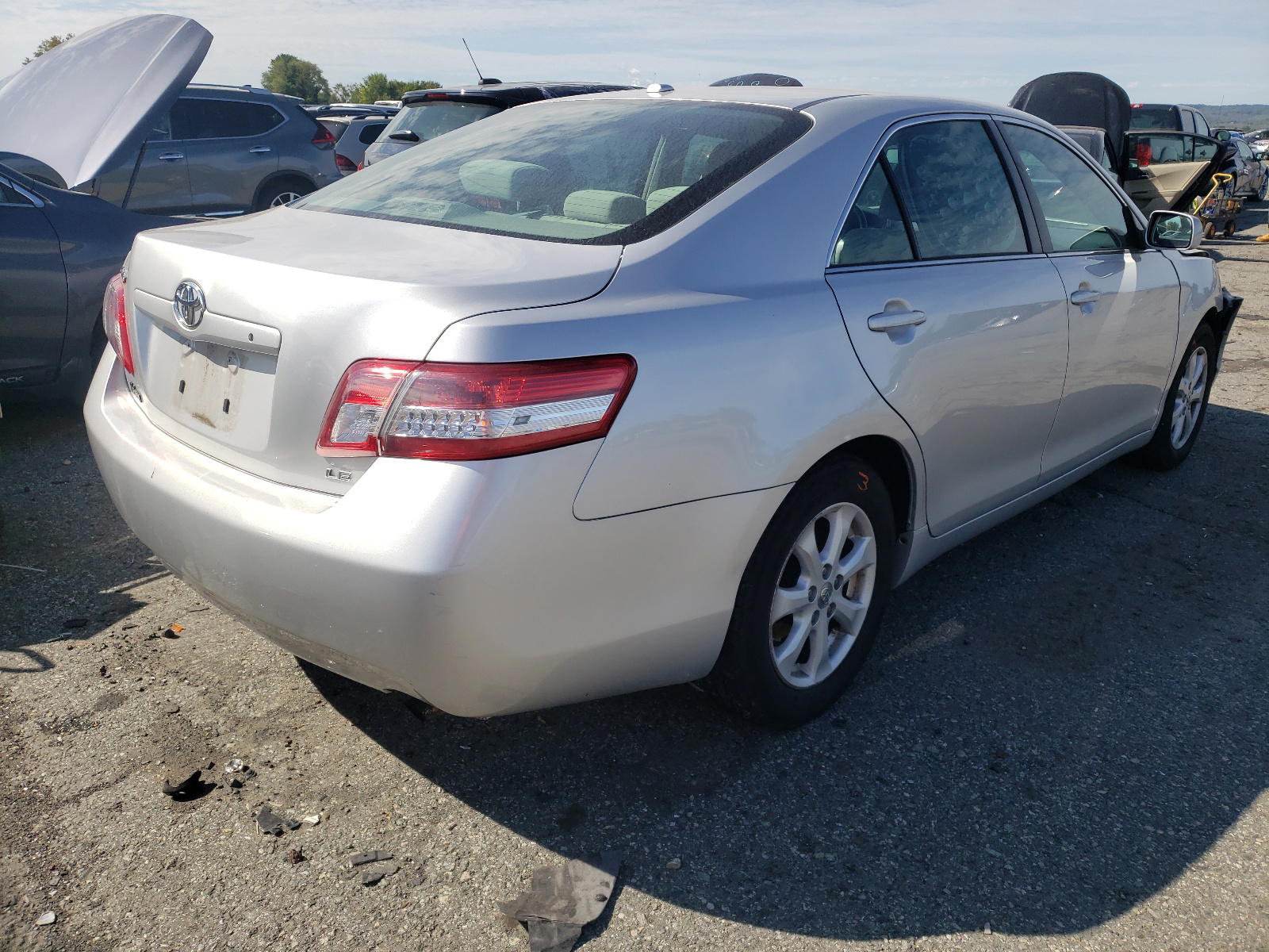 Photo 4 from auction – 2011 TOYOTA CAMRY BASE with VIN 4T1BF3EK1BU203490