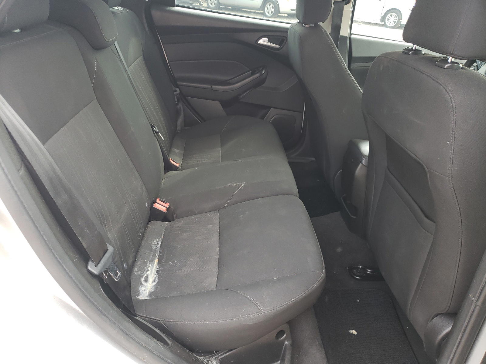 Photo 6 from auction – 2016 FORD FOCUS SE with VIN 1FADP3K23GL316505