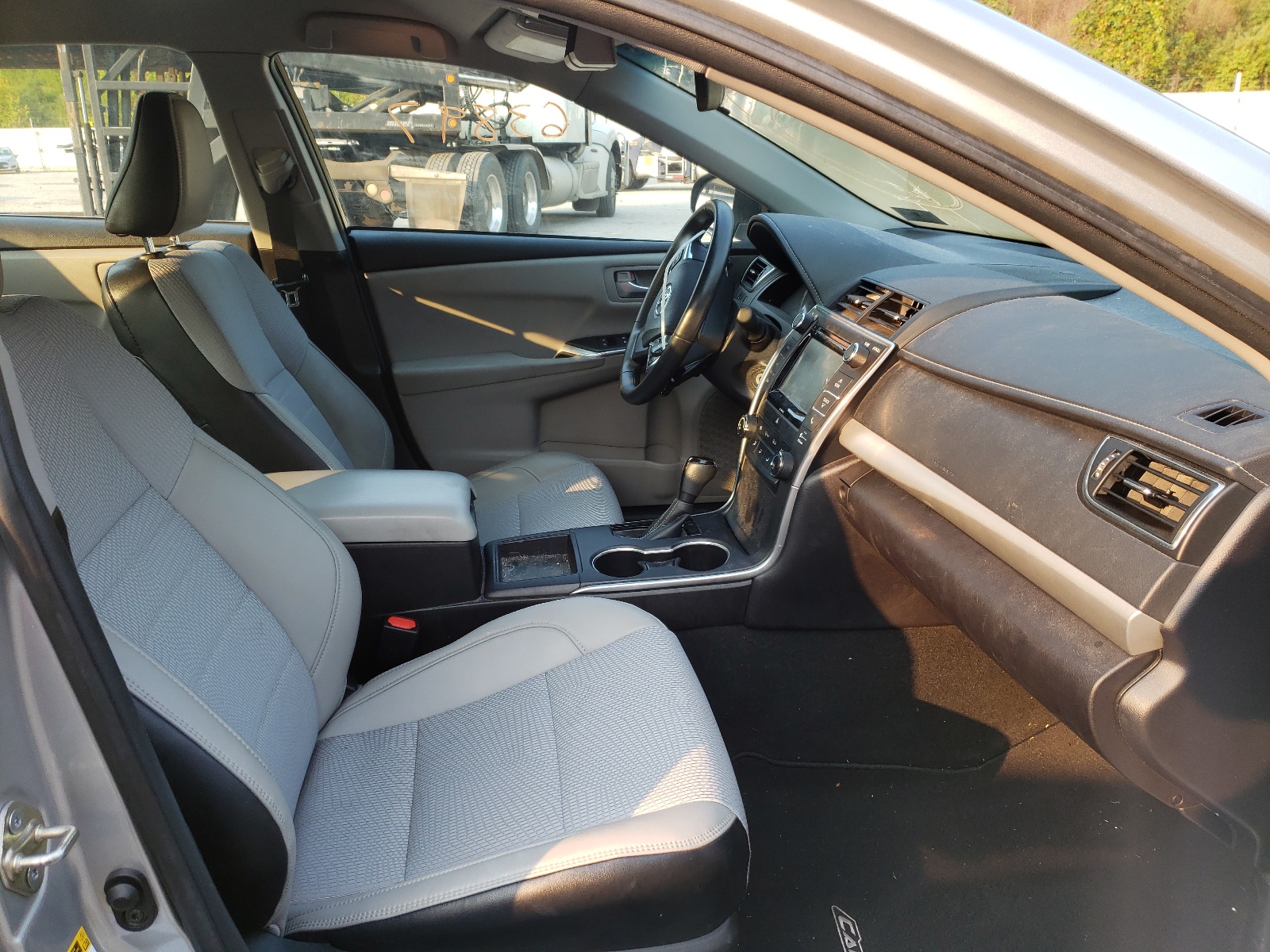 Photo 5 from auction – 2016 TOYOTA CAMRY LE with VIN 4T1BF1FK7GU244457