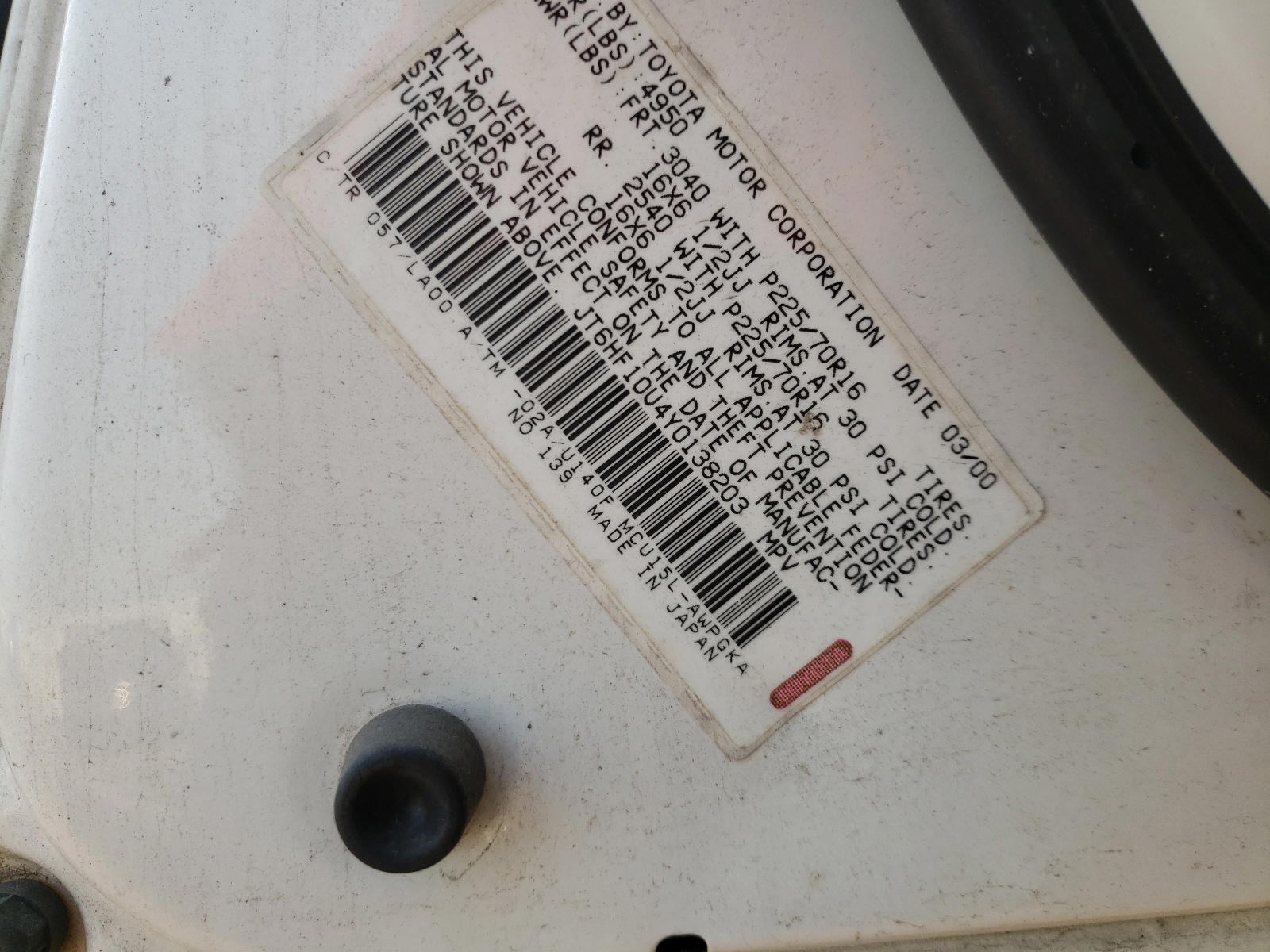 Photo 10 from auction – 2000 LEXUS RX 300 with VIN JT6HF10U4Y0138203