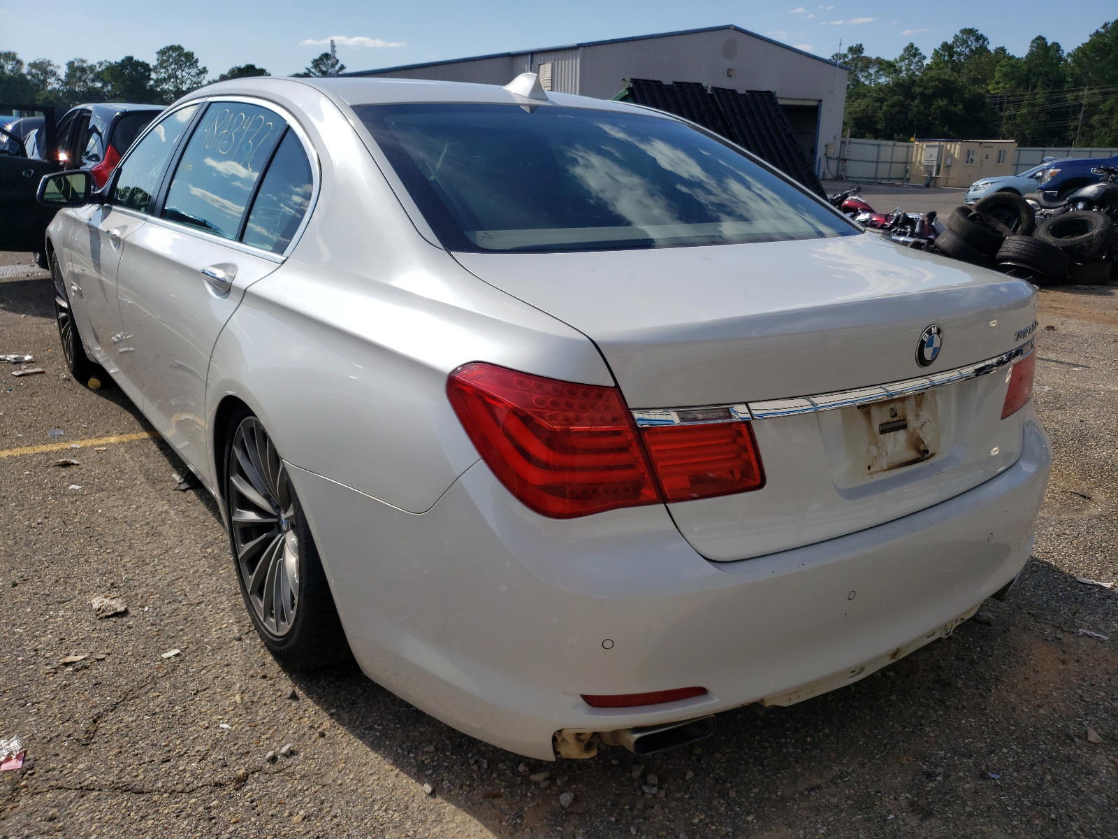 Photo 3 from auction – 2011 BMW 740 LI with VIN WBAKB4C50BC574002