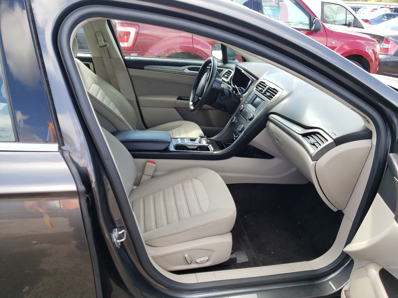 Photo 5 from auction – 2017 FORD FUSION SE with VIN 3FA6P0H71HR370320
