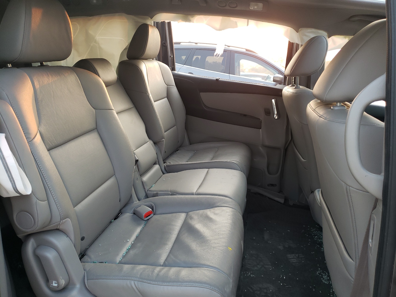 Photo 6 from auction – 2016 HONDA ODYSSEY EX with VIN 5FNRL5H68GB004409