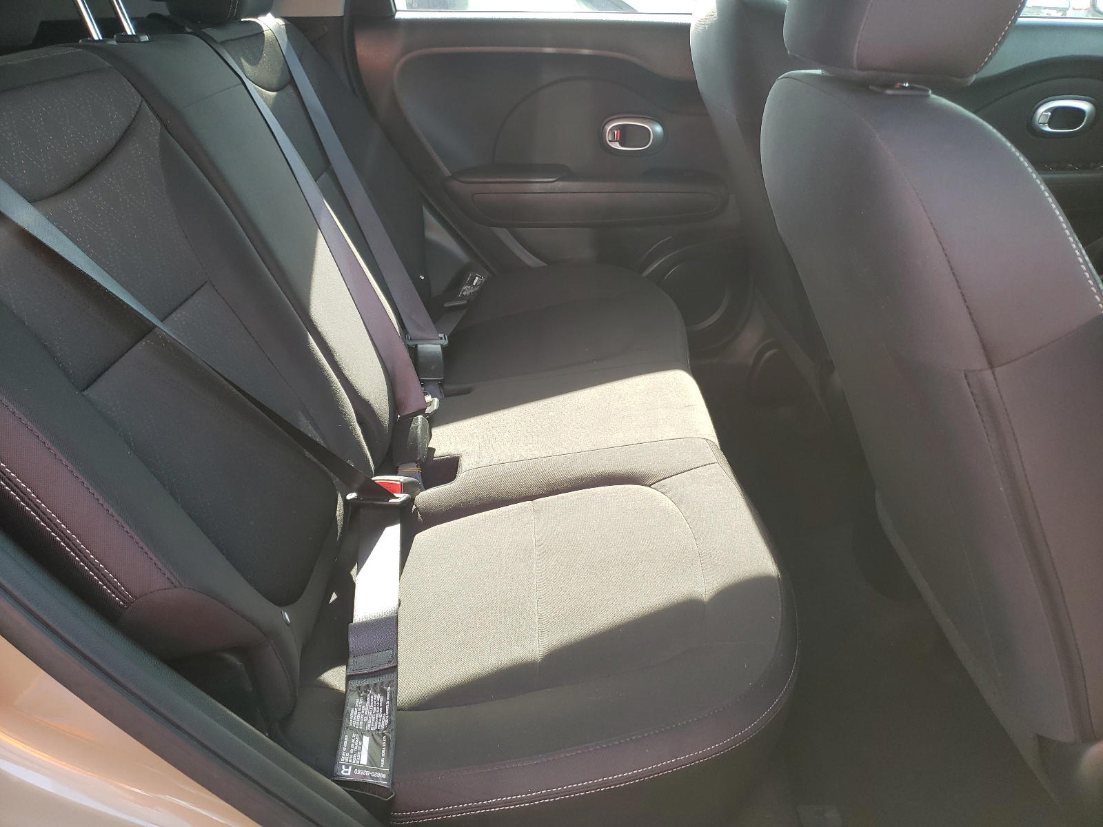 Photo 6 from auction – 2016 KIA SOUL with VIN KNDJN2A23G7286347