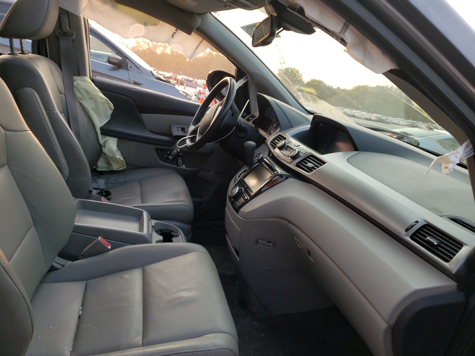 Photo 5 from auction – 2016 HONDA ODYSSEY EX with VIN 5FNRL5H68GB004409