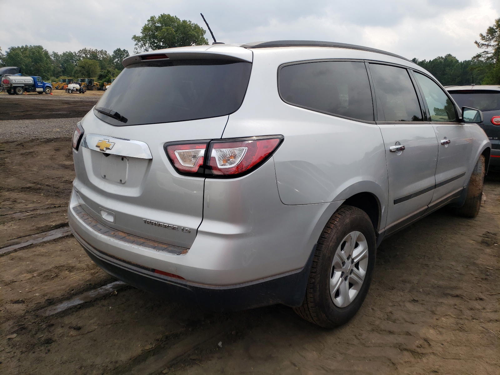 Photo 4 from auction – 2015 CHEVROLET TRAVERSE L with VIN 1GNKVFKD3FJ320520