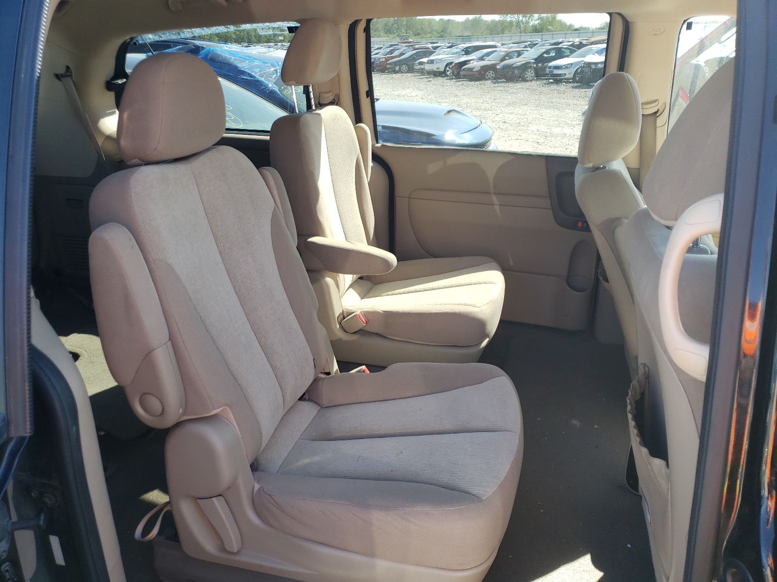 Photo 6 from auction – 2012 KIA SEDONA LX with VIN KNDMG4C74C6493406