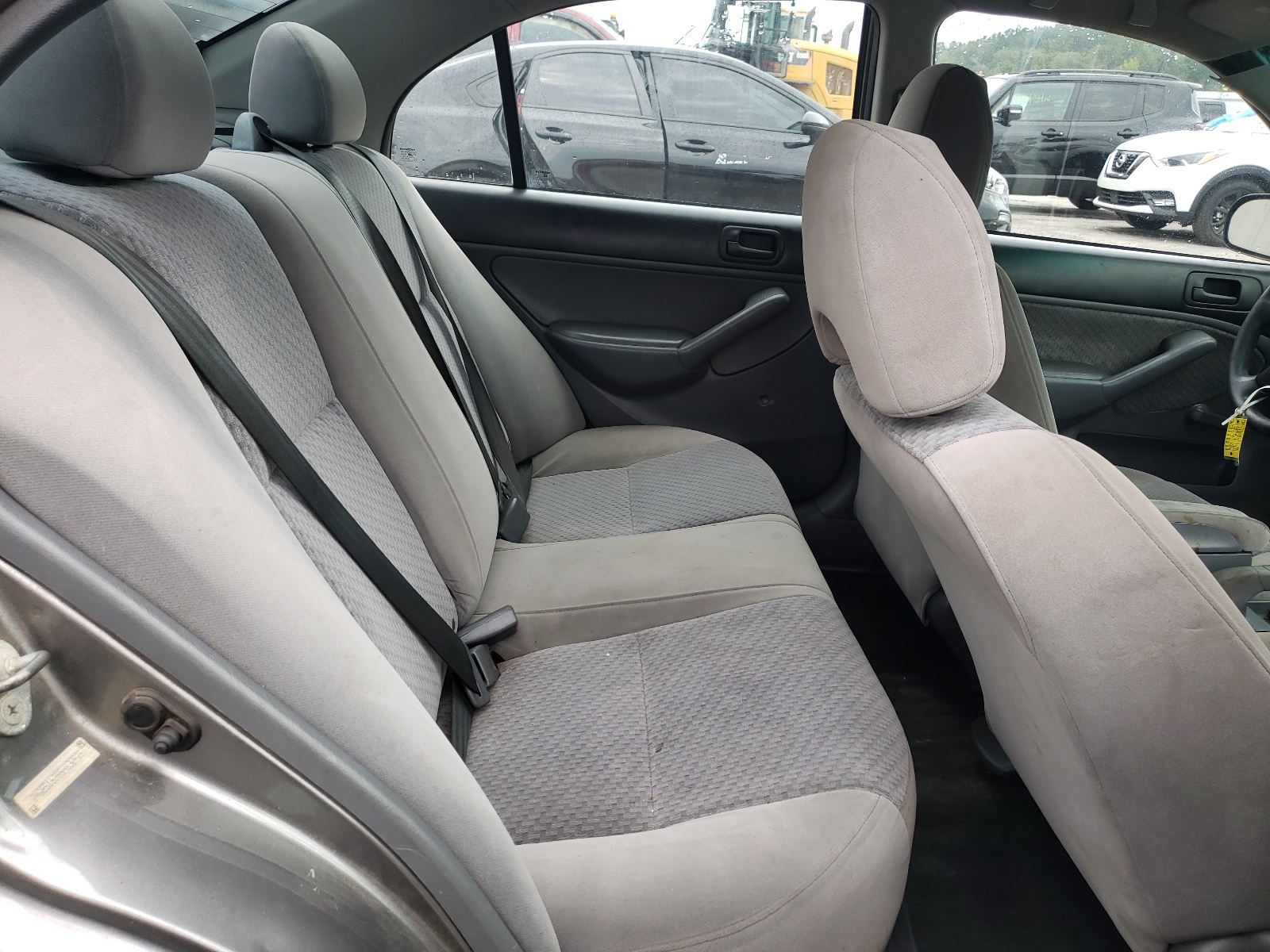 Photo 6 from auction – 2005 HONDA CIVIC DX V with VIN 2HGES16355H632925