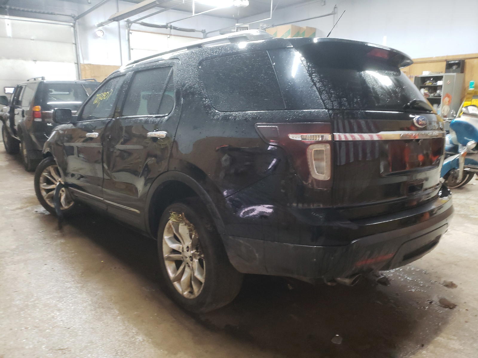 Photo 3 from auction – 2012 FORD EXPLORER X with VIN 1FMHK8D87CGA19972