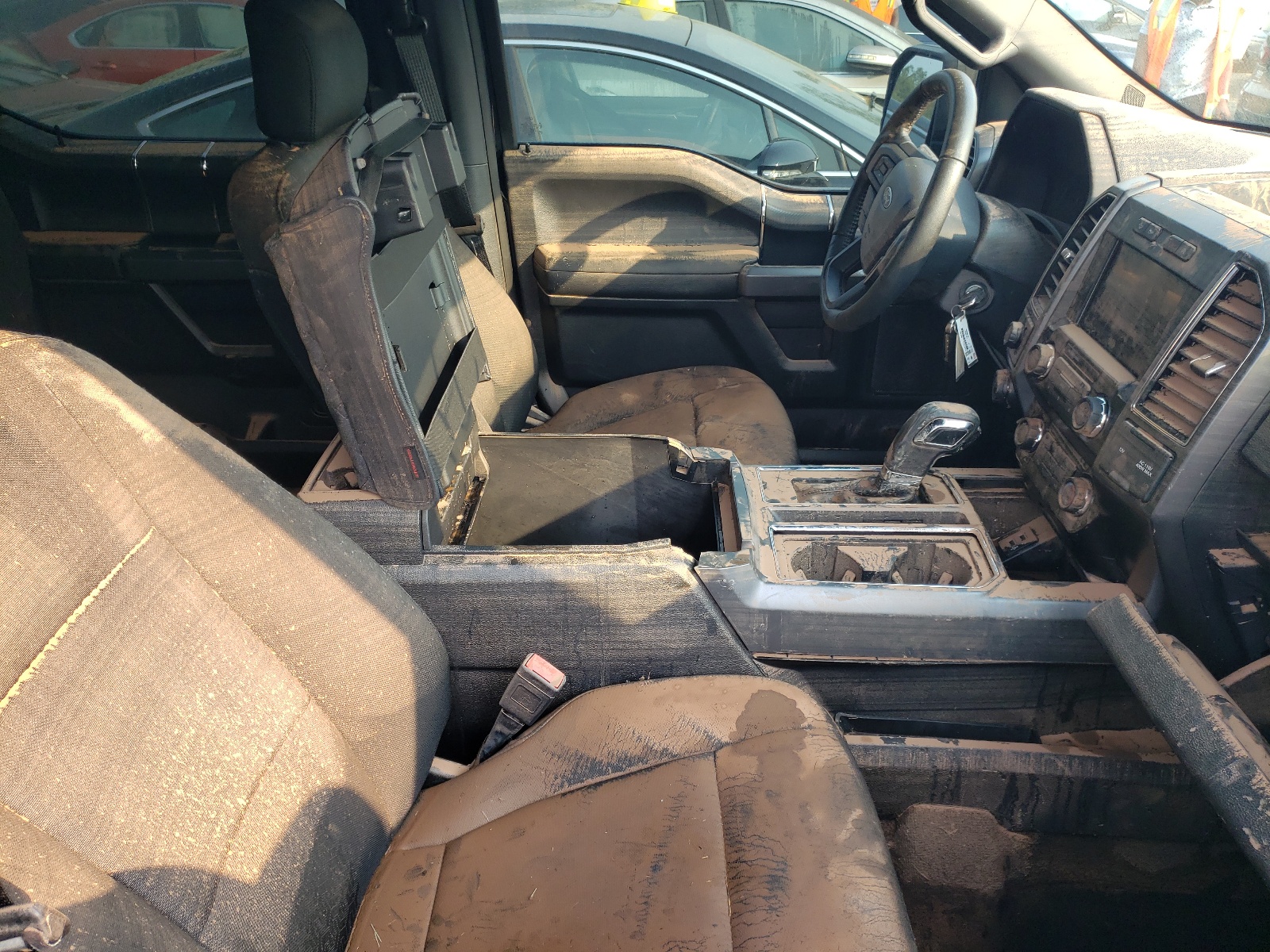 Photo 5 from auction – 2019 FORD F150 SUPER with VIN 1FTEW1E48KFC17169