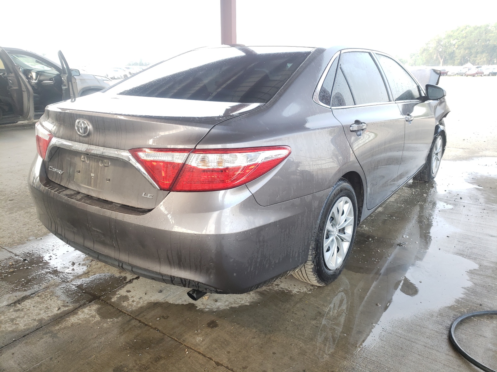 Photo 4 from auction – 2017 TOYOTA CAMRY LE with VIN 4T1BF1FK0HU344353