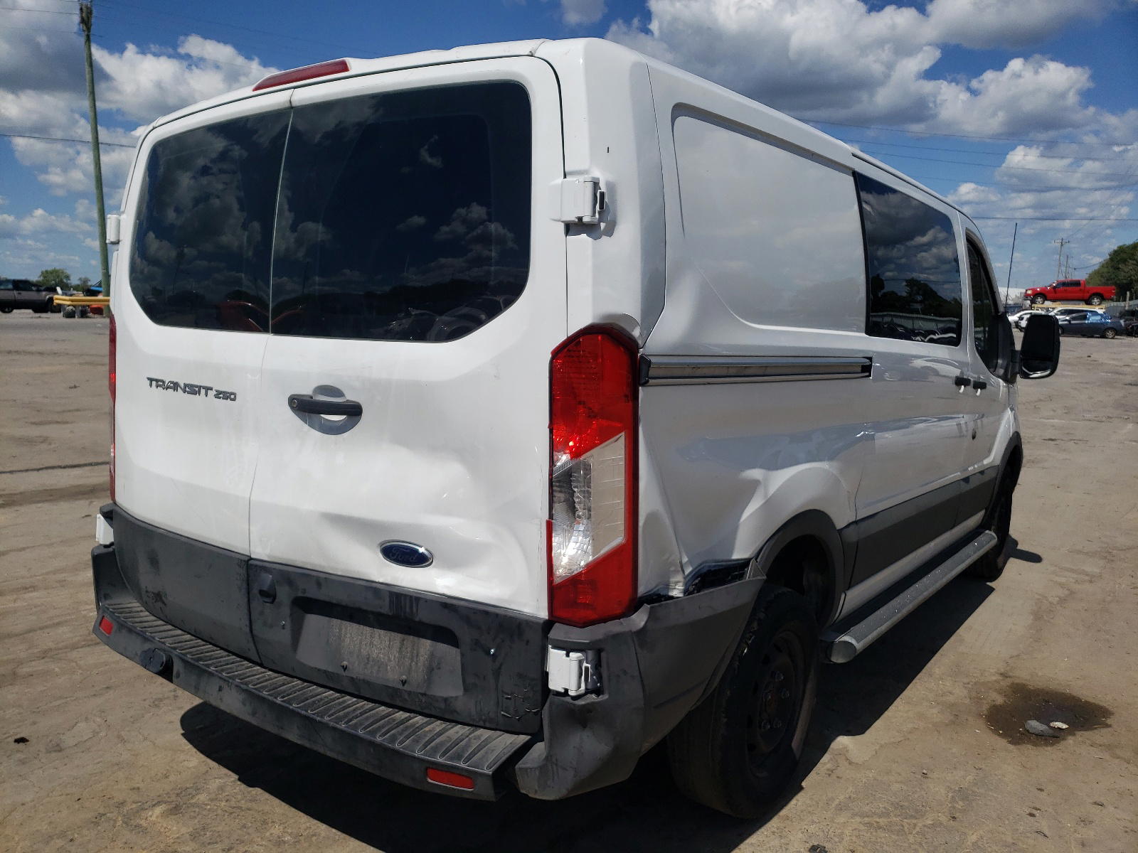 Photo 4 from auction – 2019 FORD TRANSIT T- with VIN 1FTYR1YM4KKB20218