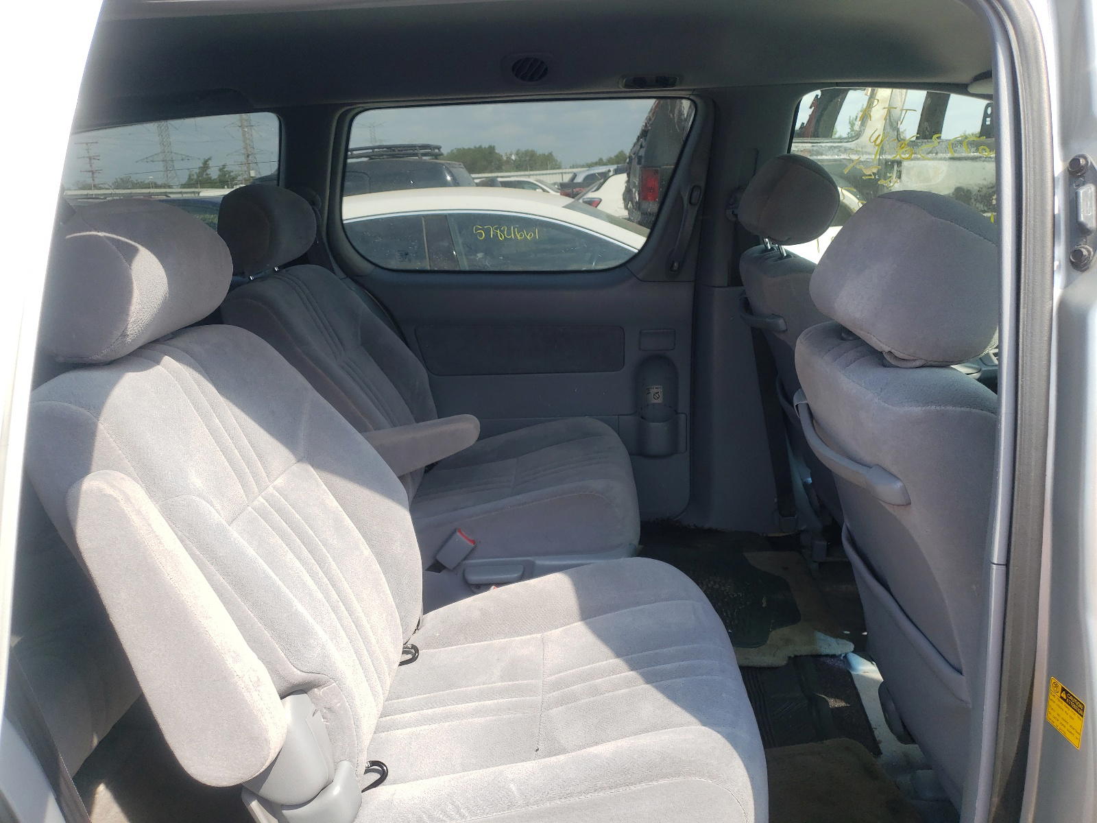 Photo 6 from auction – 2002 TOYOTA SIENNA with VIN 4T3ZF13C22U488013