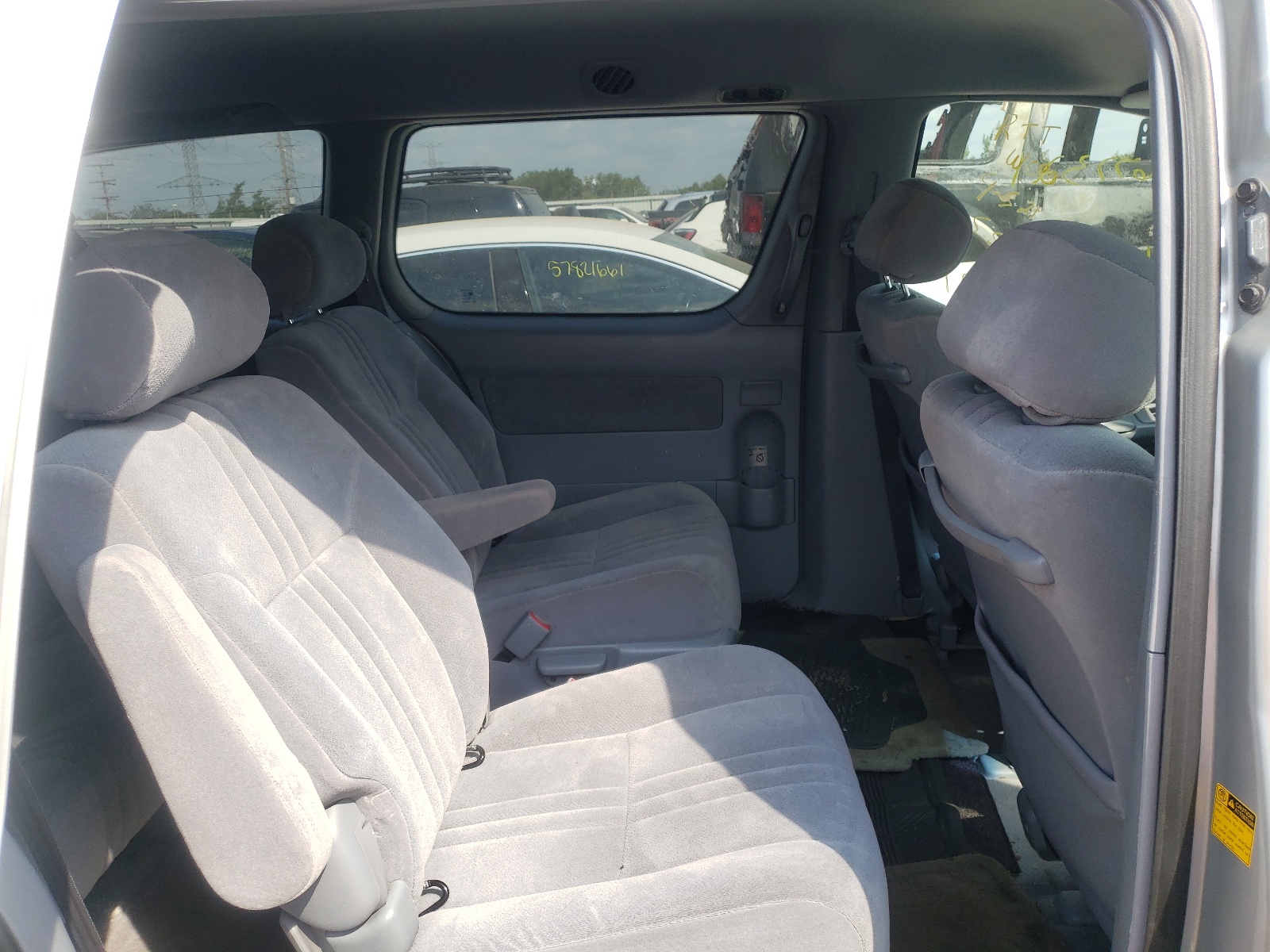 Zdjęcie 6 z aukcji – 2002 TOYOTA SIENNA z VIN 4T3ZF13C22U488013