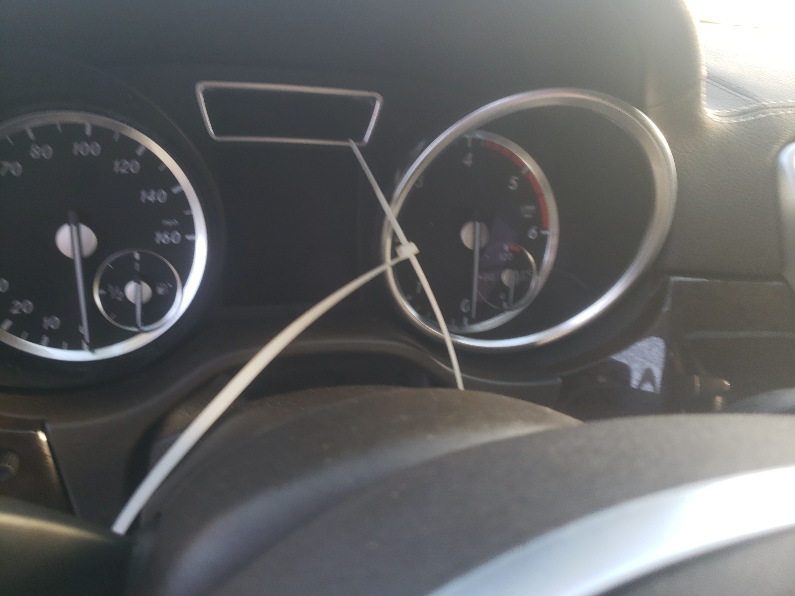 Photo 8 from auction – 2015 MERCEDES-BENZ GL 350 BLU with VIN 4JGDF2EE2FA447752