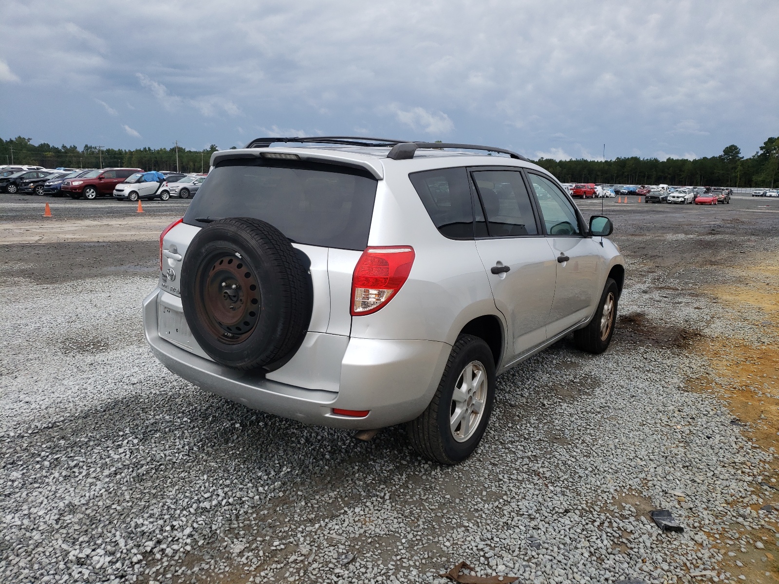 Photo 4 from auction – 2007 TOYOTA RAV4 with VIN JTMZD33V175076618