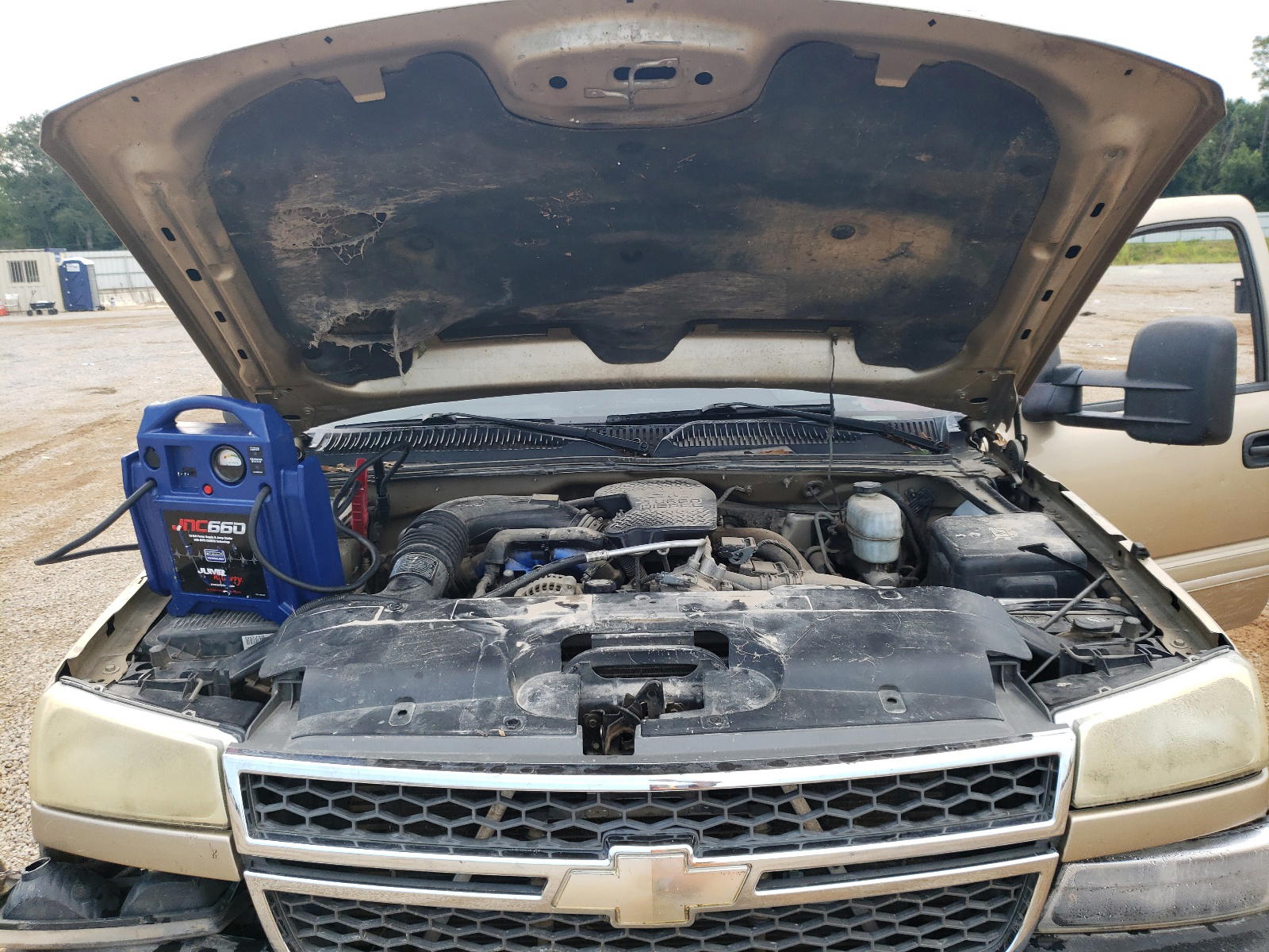 Photo 7 from auction – 2005 CHEVROLET SILVERADO with VIN 1GCHK23275F968686