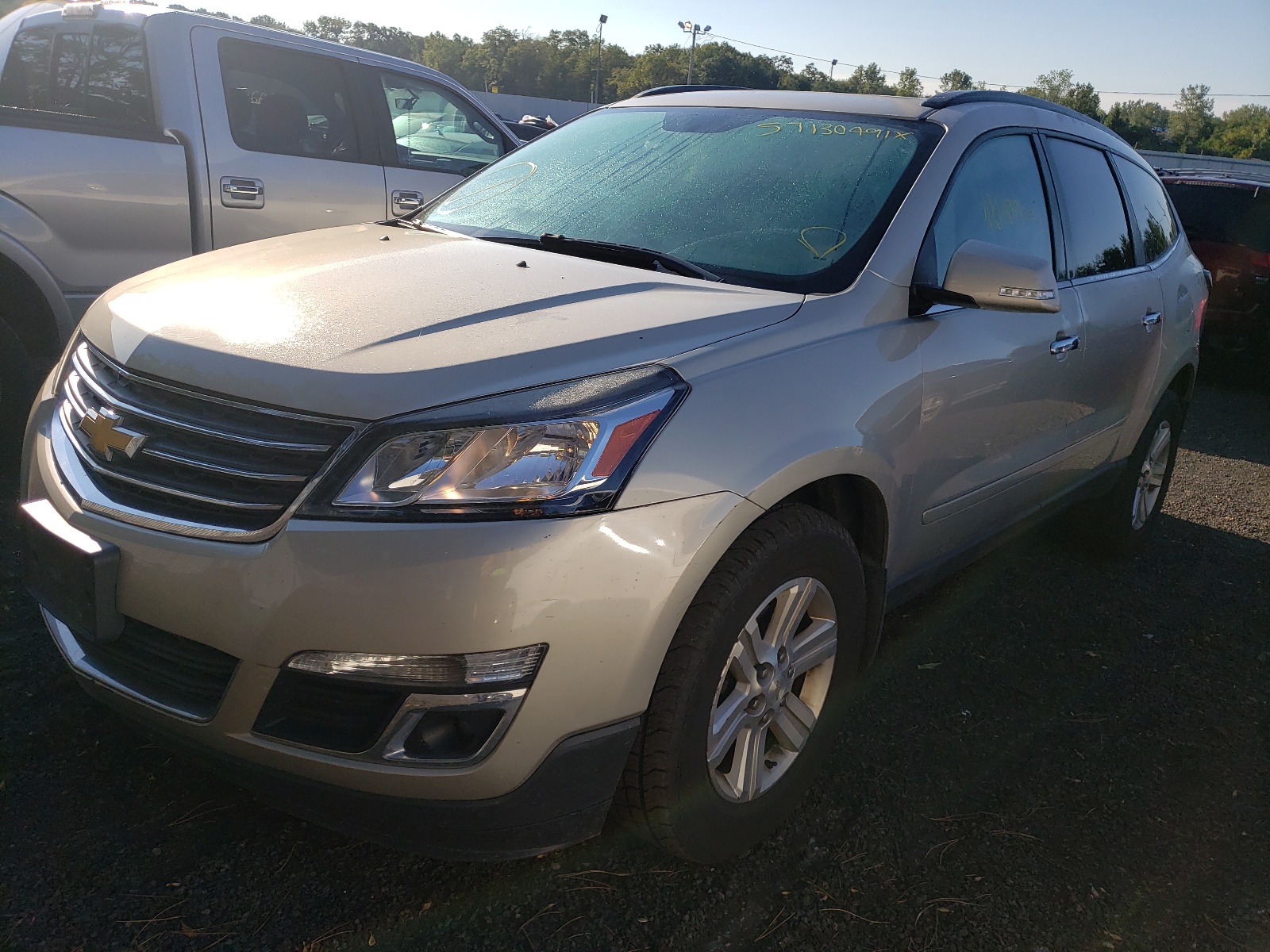 Photo 2 from auction – 2014 CHEVROLET TRAVERSE L with VIN 1GNKVGKD1EJ209890