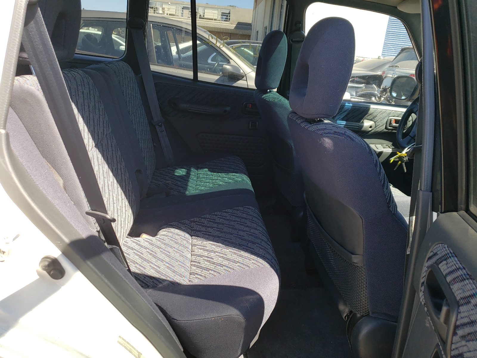 Photo 6 from auction – 1998 TOYOTA RAV4 with VIN JT3GP10V5W0030670