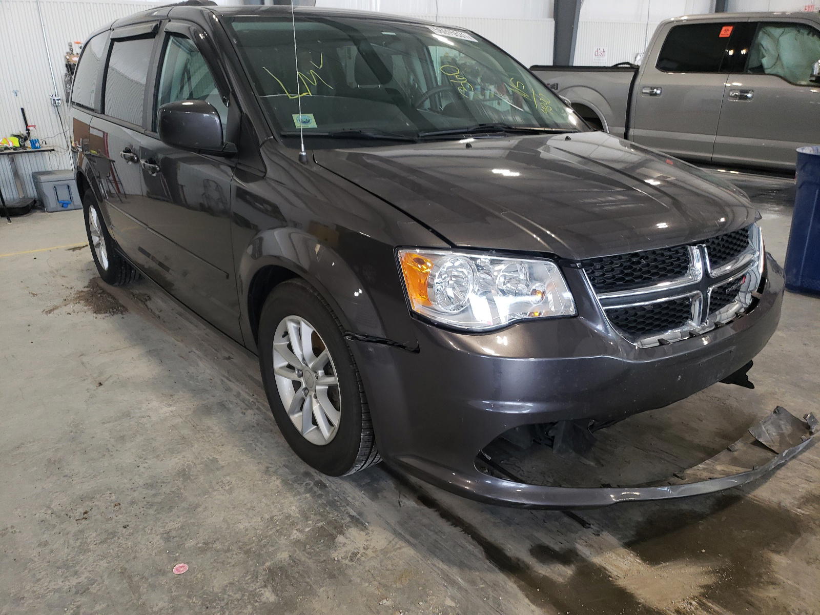 DODGE GRAND CARA 2016 with VIN 2C4RDGCG0GR354890 - Photo from auction