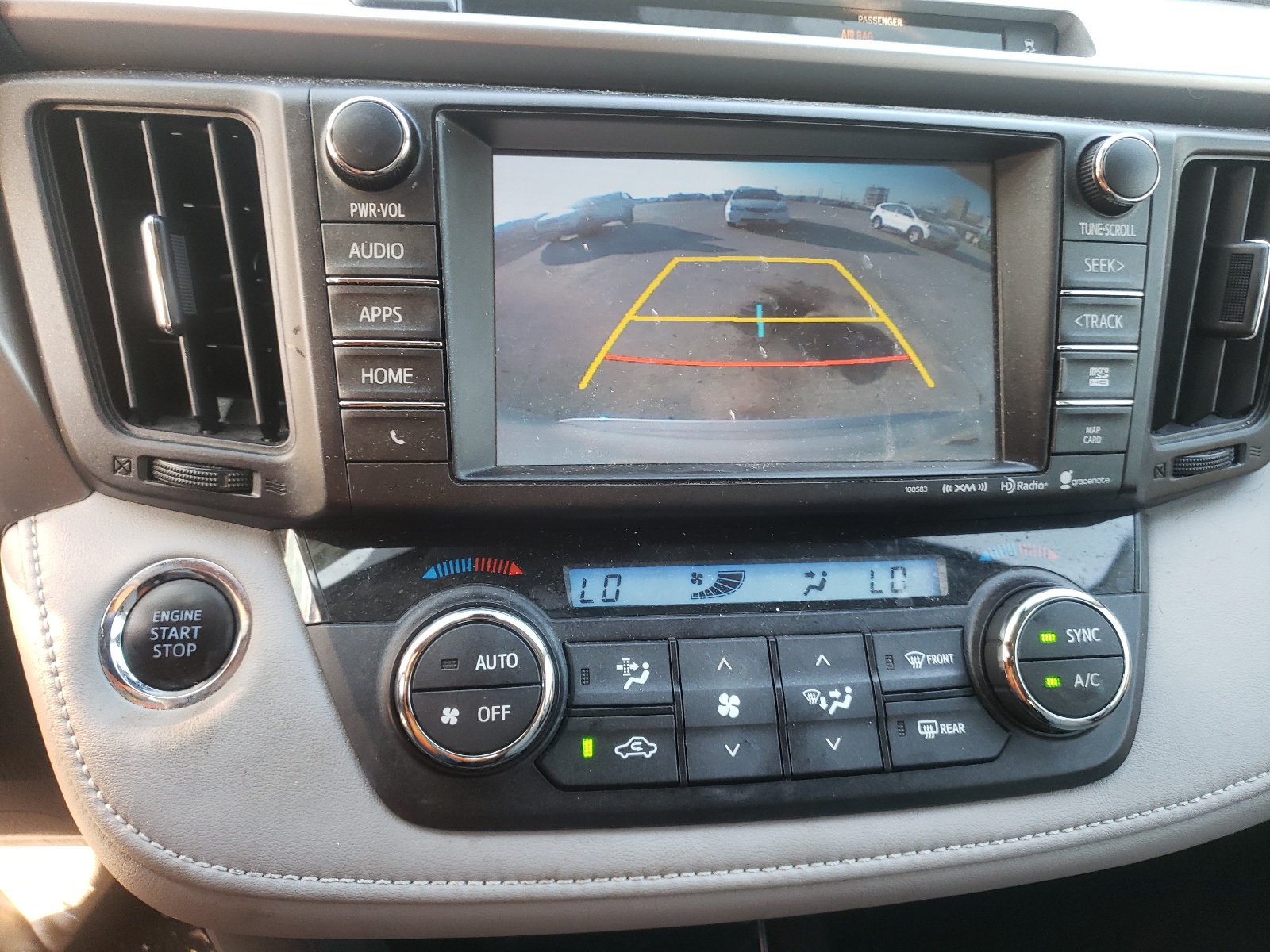 Photo 9 from auction – 2016 TOYOTA RAV4 XLE with VIN 2T3WFREV8GW289782