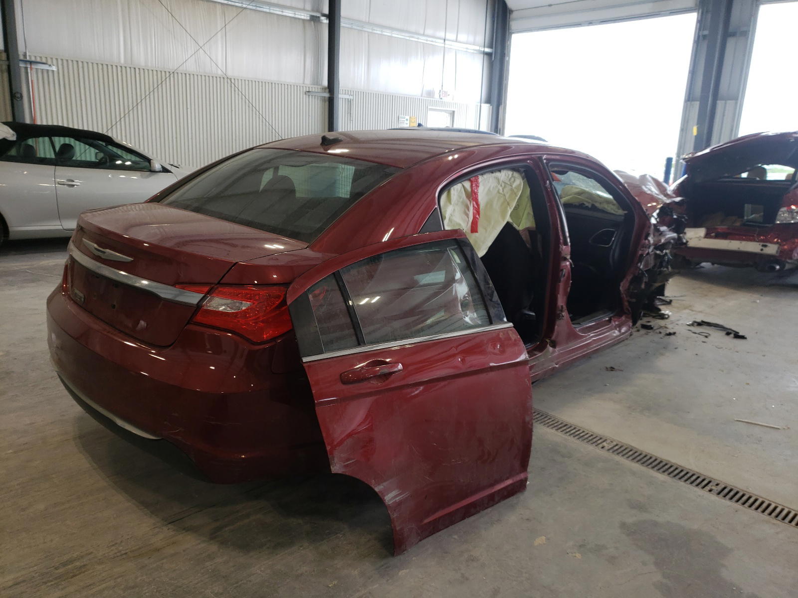 Photo 4 from auction – 2013 CHRYSLER 200 TOURIN with VIN 1C3CCBBG9DN531981