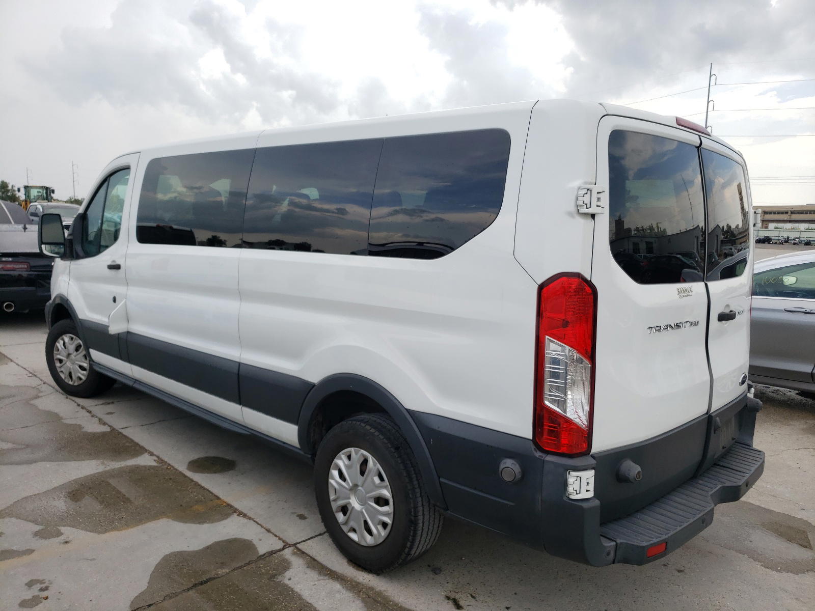 Photo 3 from auction – 2016 FORD TRANSIT T- with VIN 1FBZX2YM1GKB08460