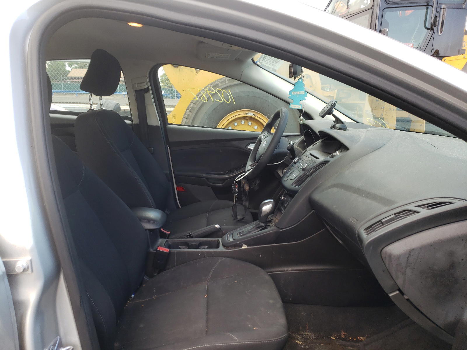 Photo 5 from auction – 2016 FORD FOCUS SE with VIN 1FADP3F28GL313903