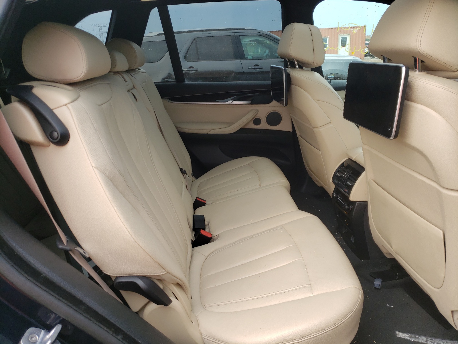 Photo 6 from auction – 2017 BMW X5 XDRIVE3 with VIN 5UXKR0C3XH0V77102