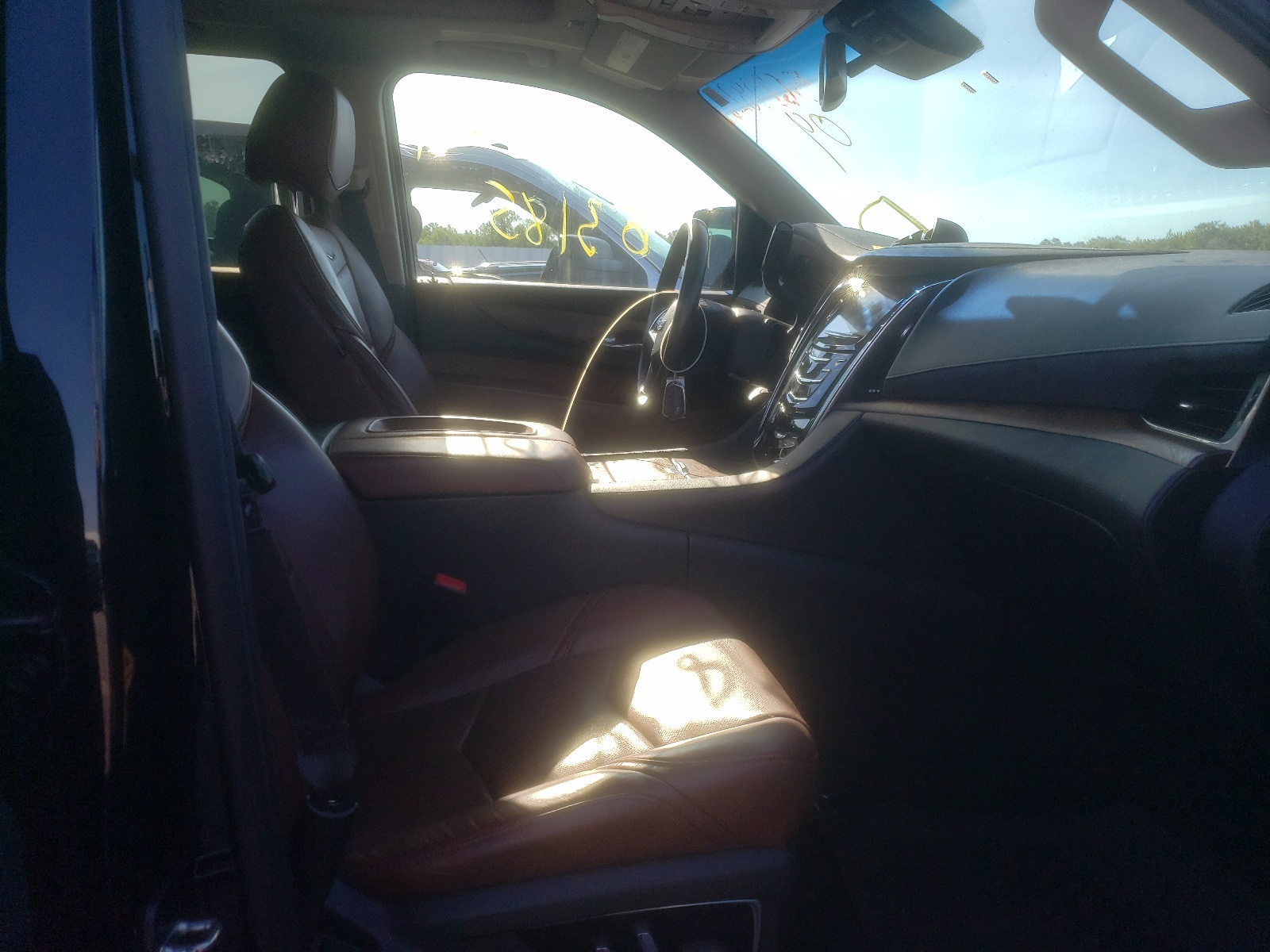 Photo 5 from auction – 2015 CADILLAC ESCALADE L with VIN 1GYS4MKJXFR559919