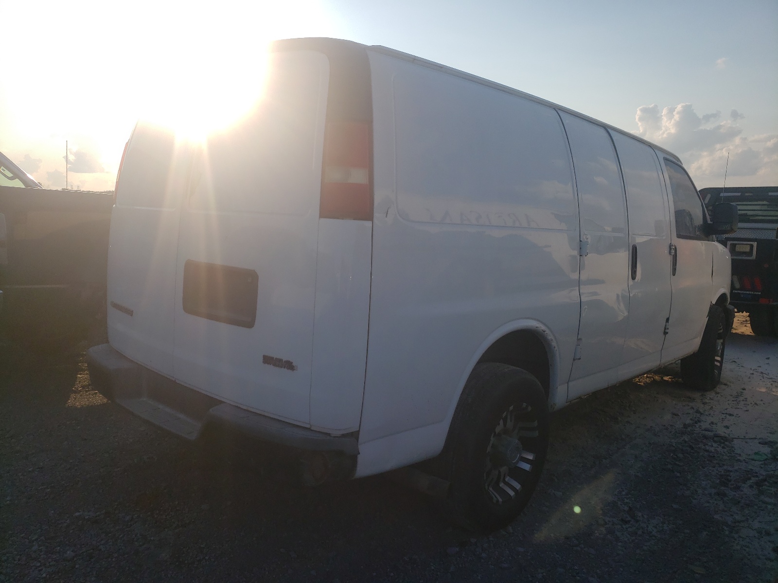 Photo 4 from auction – 2009 CHEVROLET EXPRESS G2 with VIN 1GCGG25C391138454