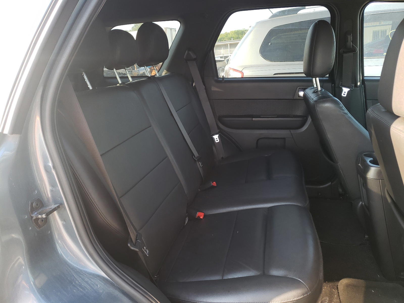 Photo 6 from auction – 2010 FORD ESCAPE LIM with VIN 1FMCU9EG2AKA00238