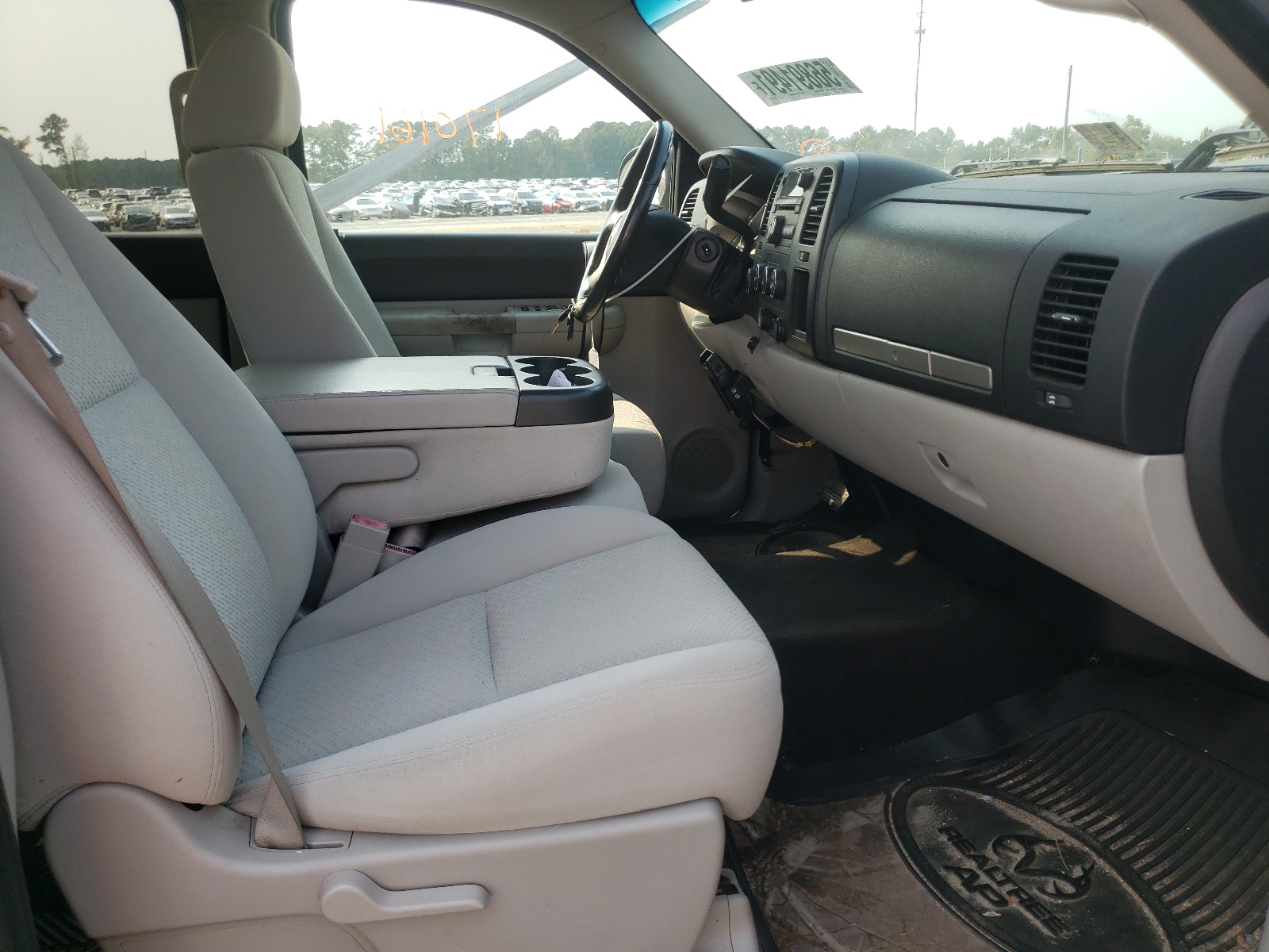 Photo 5 from auction – 2008 CHEVROLET SILVERADO with VIN 1GCHK23KX8F159011