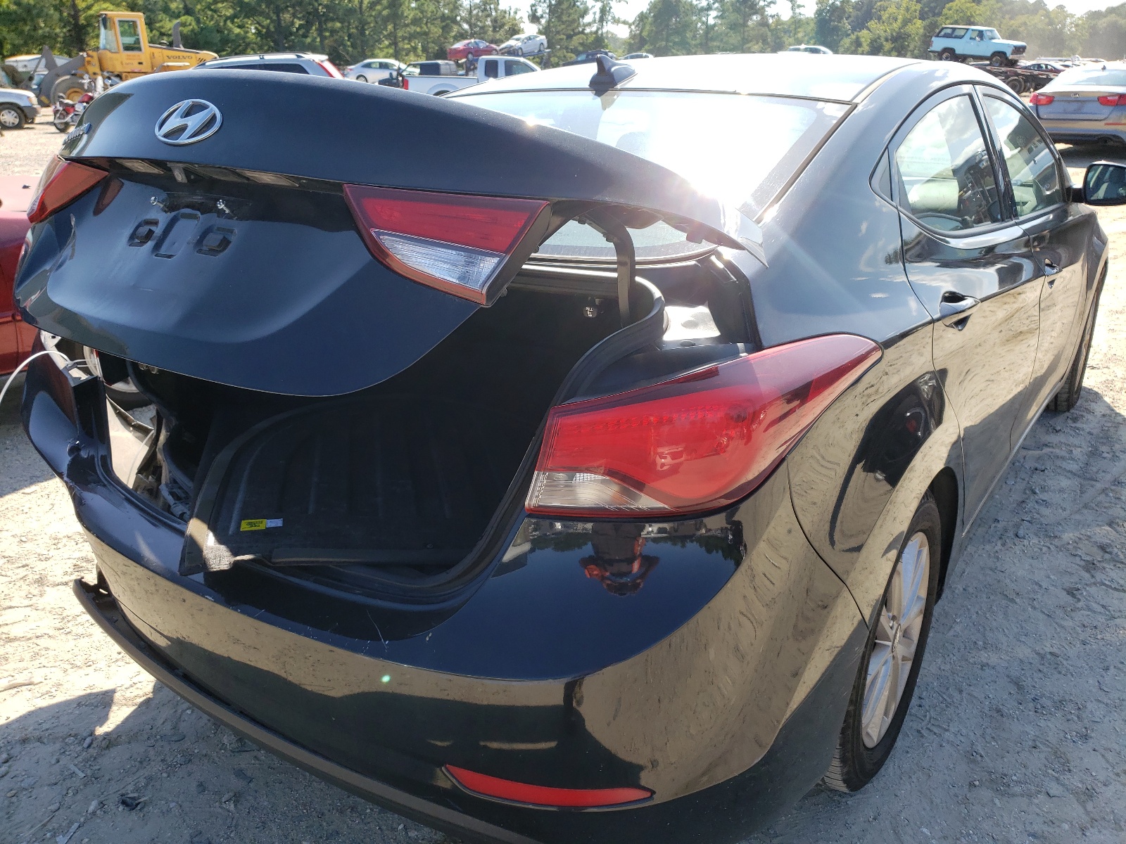 Photo 4 from auction – 2016 HYUNDAI ELANTRA with VIN KMHDH4AE8GU544398