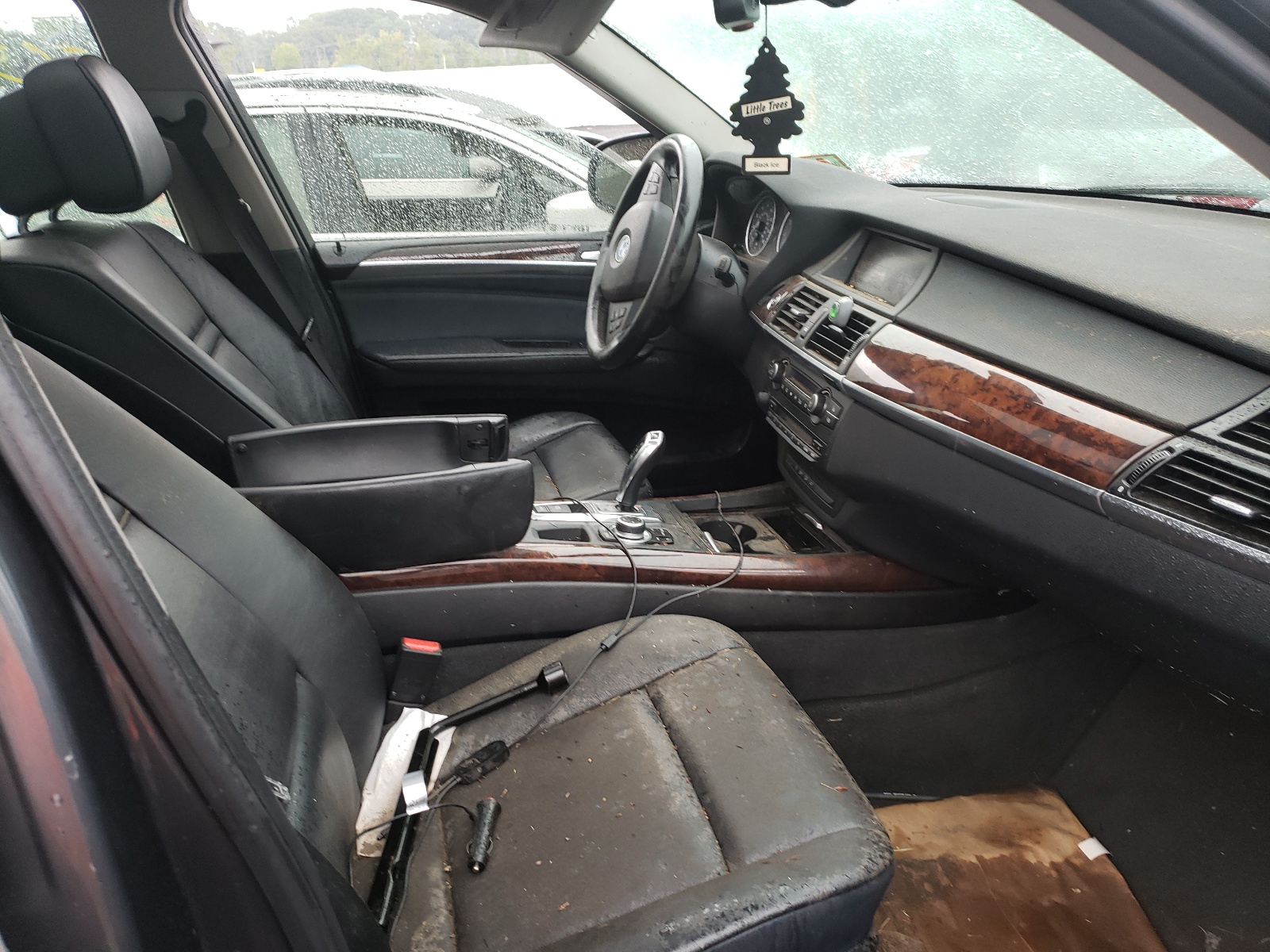 Photo 5 from auction – 2011 BMW X5 XDRIVE3 with VIN 5UXZV4C58BL410133